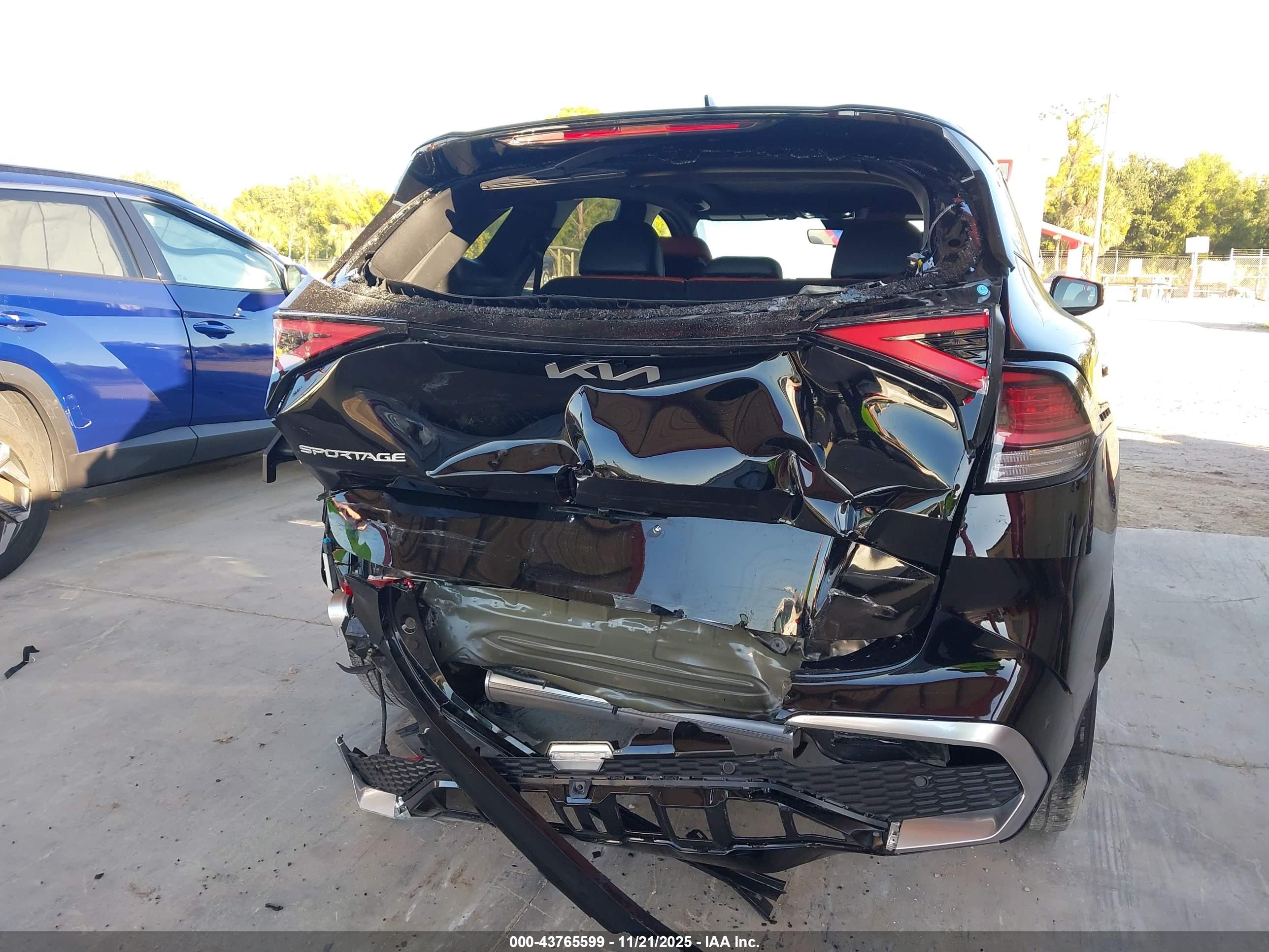 KIA SPORTAGE image 6