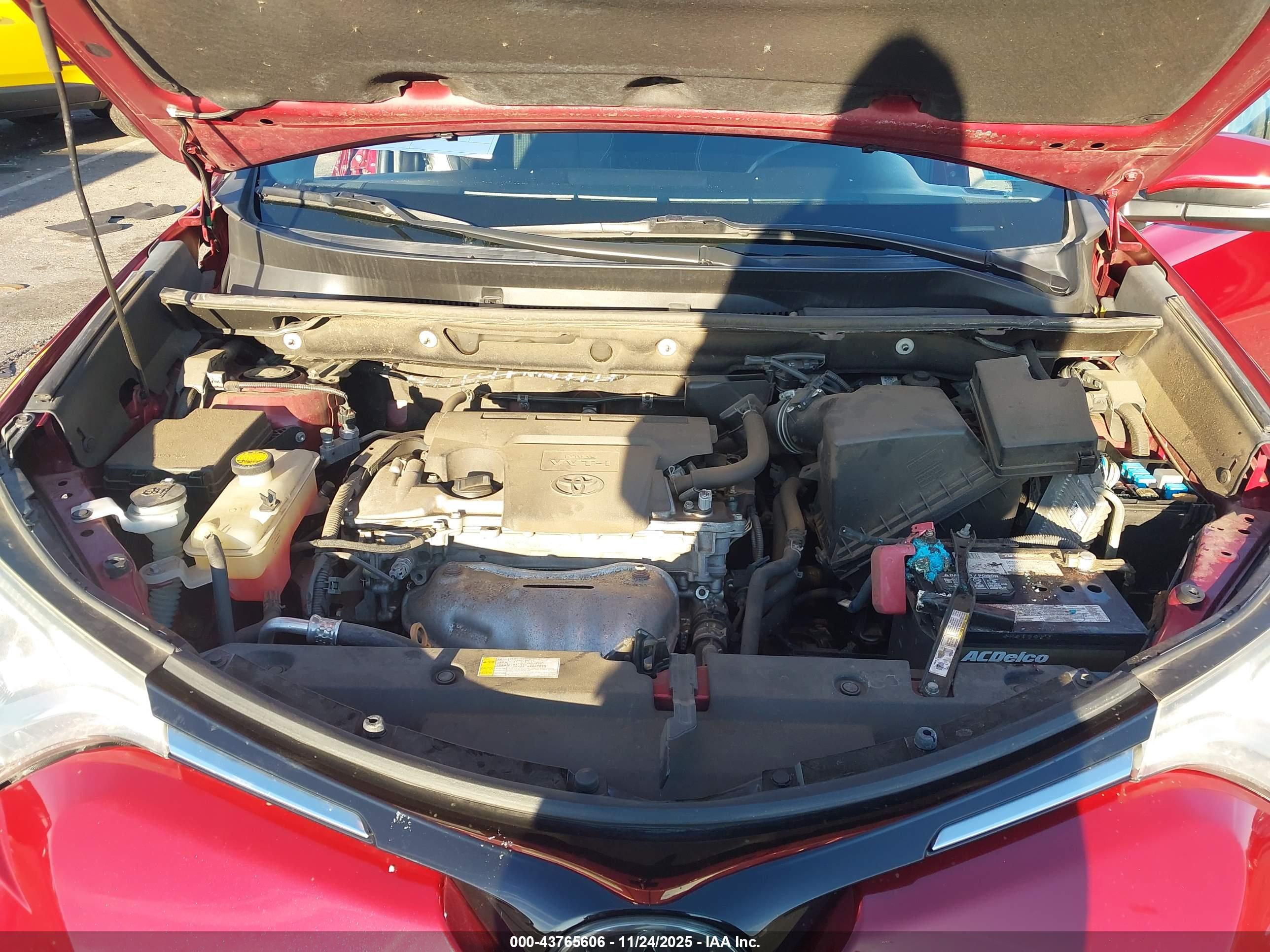 TOYOTA RAV4 image 10