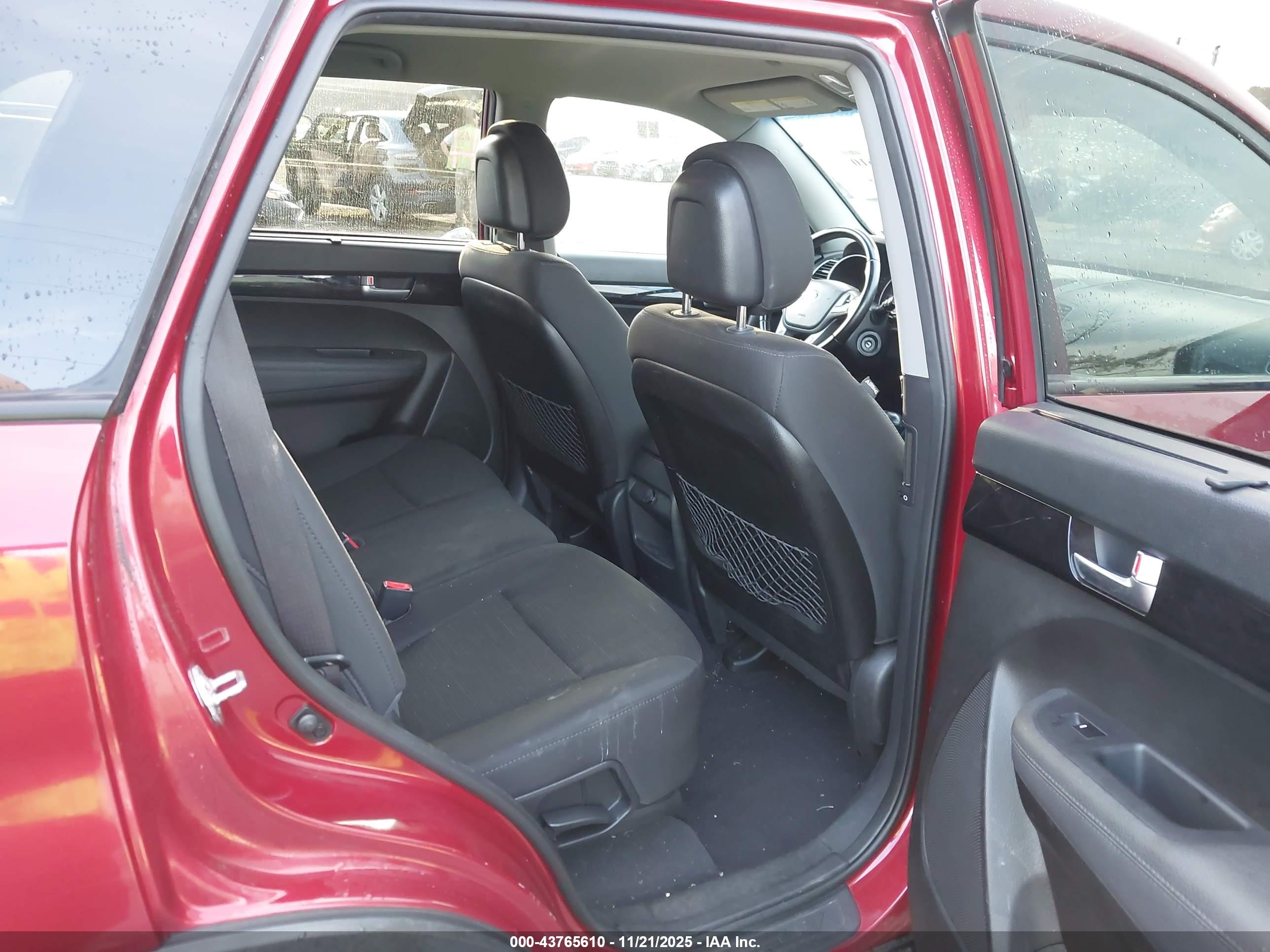 KIA SORENTO image 8