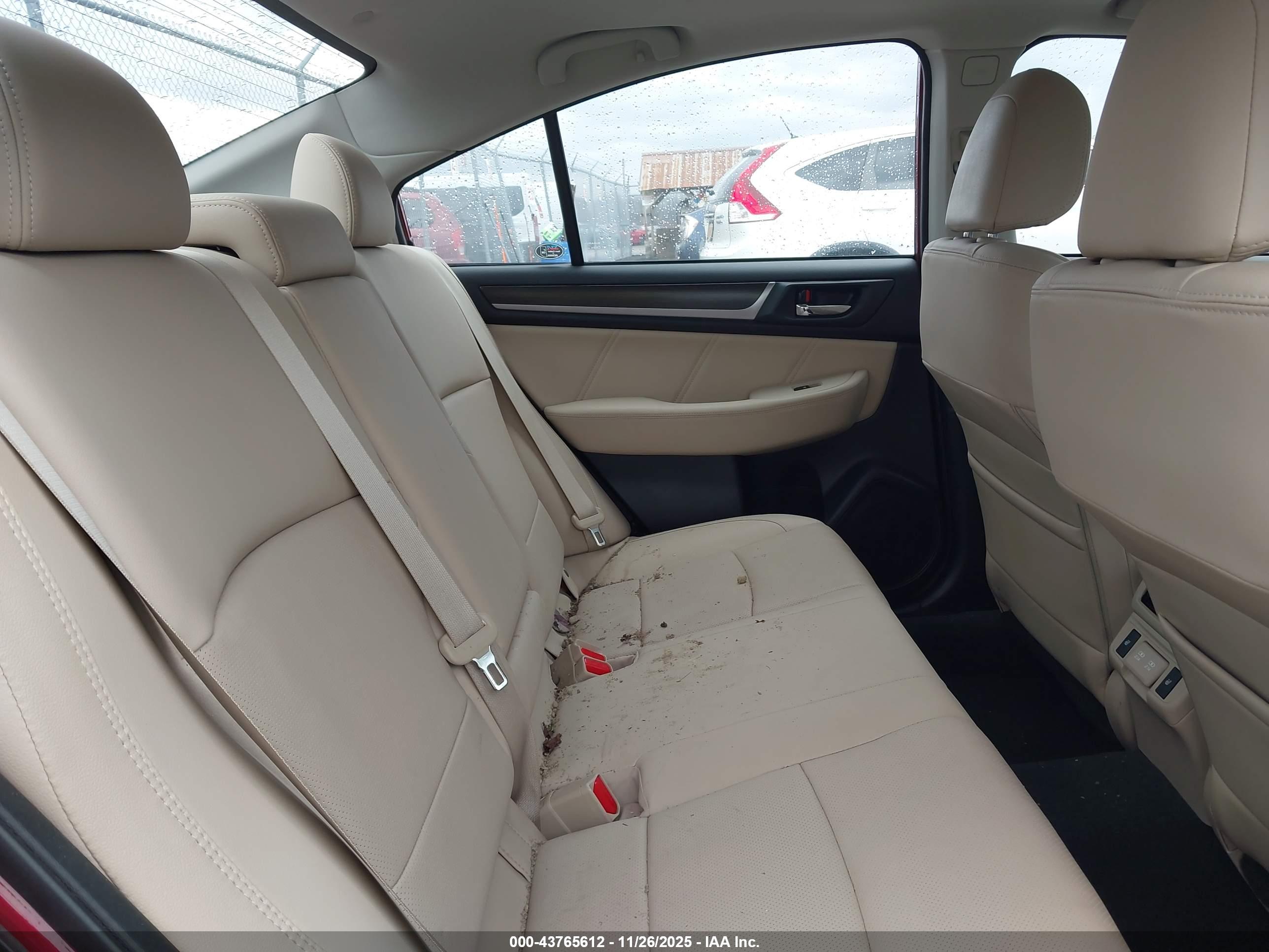 SUBARU LEGACY image 8