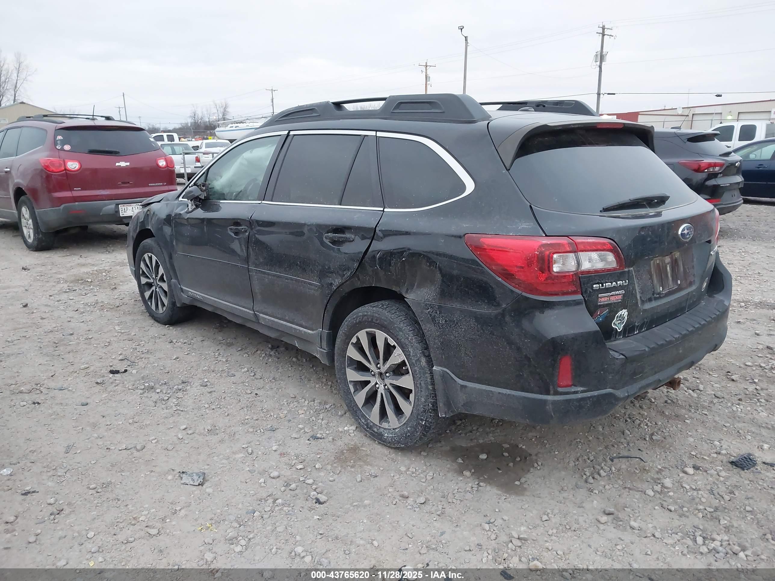 SUBARU OUTBACK image 3