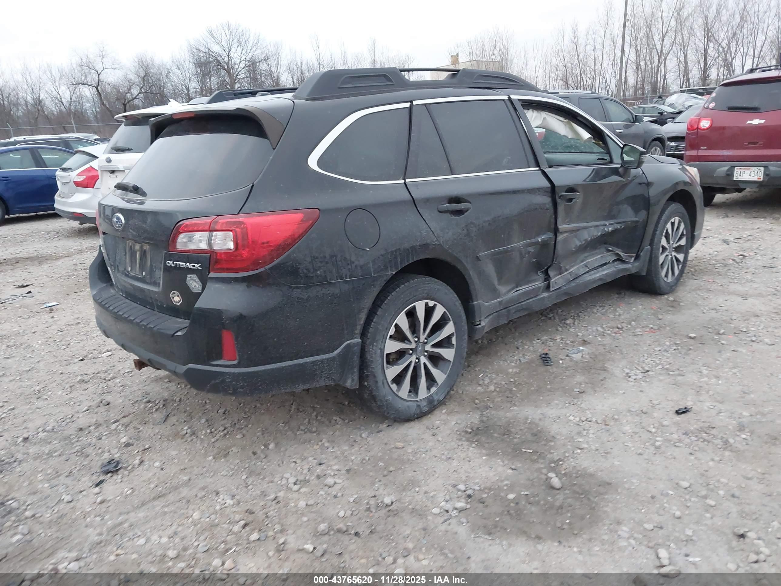 SUBARU OUTBACK image 4