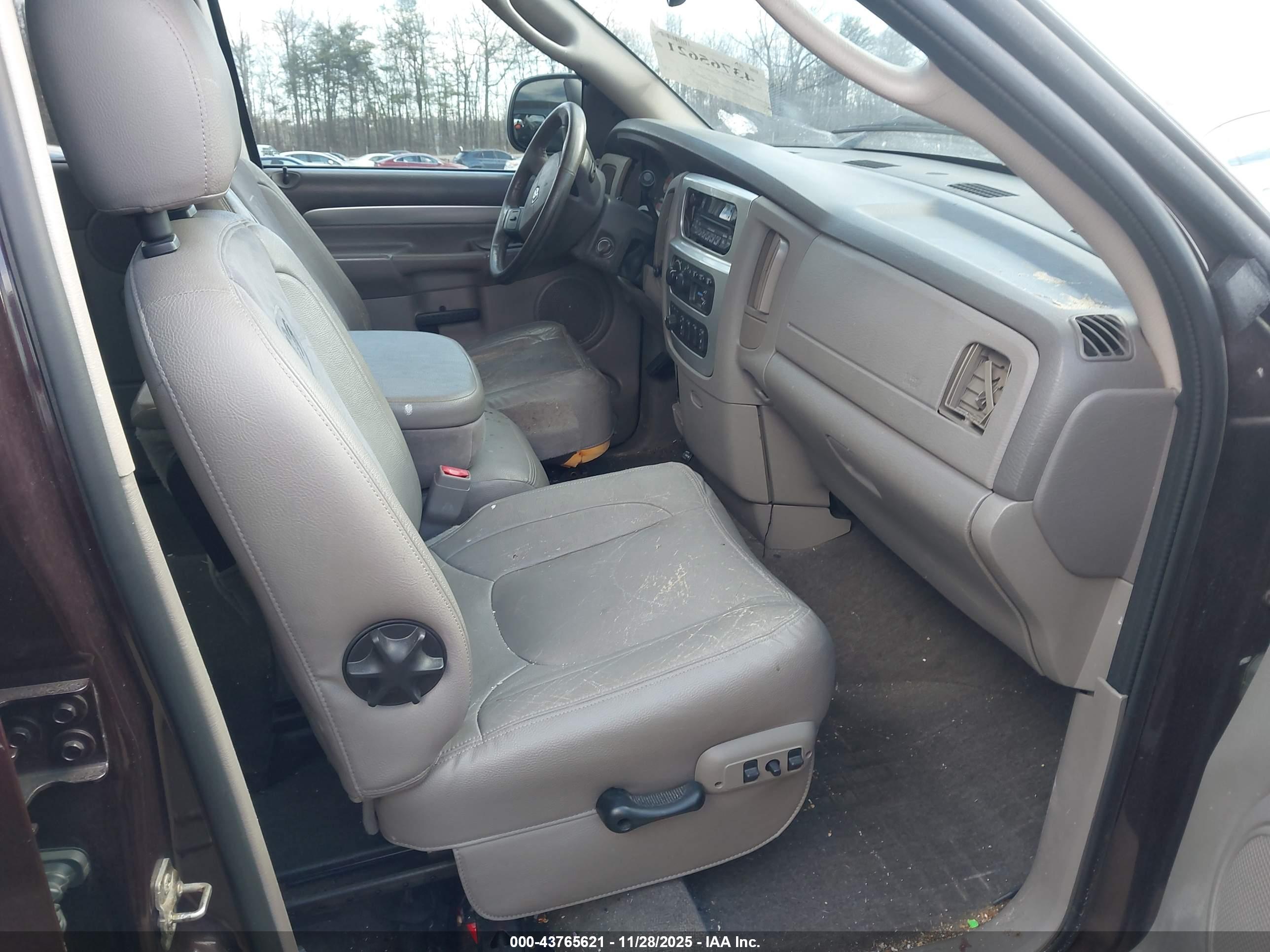 DODGE RAM image 5