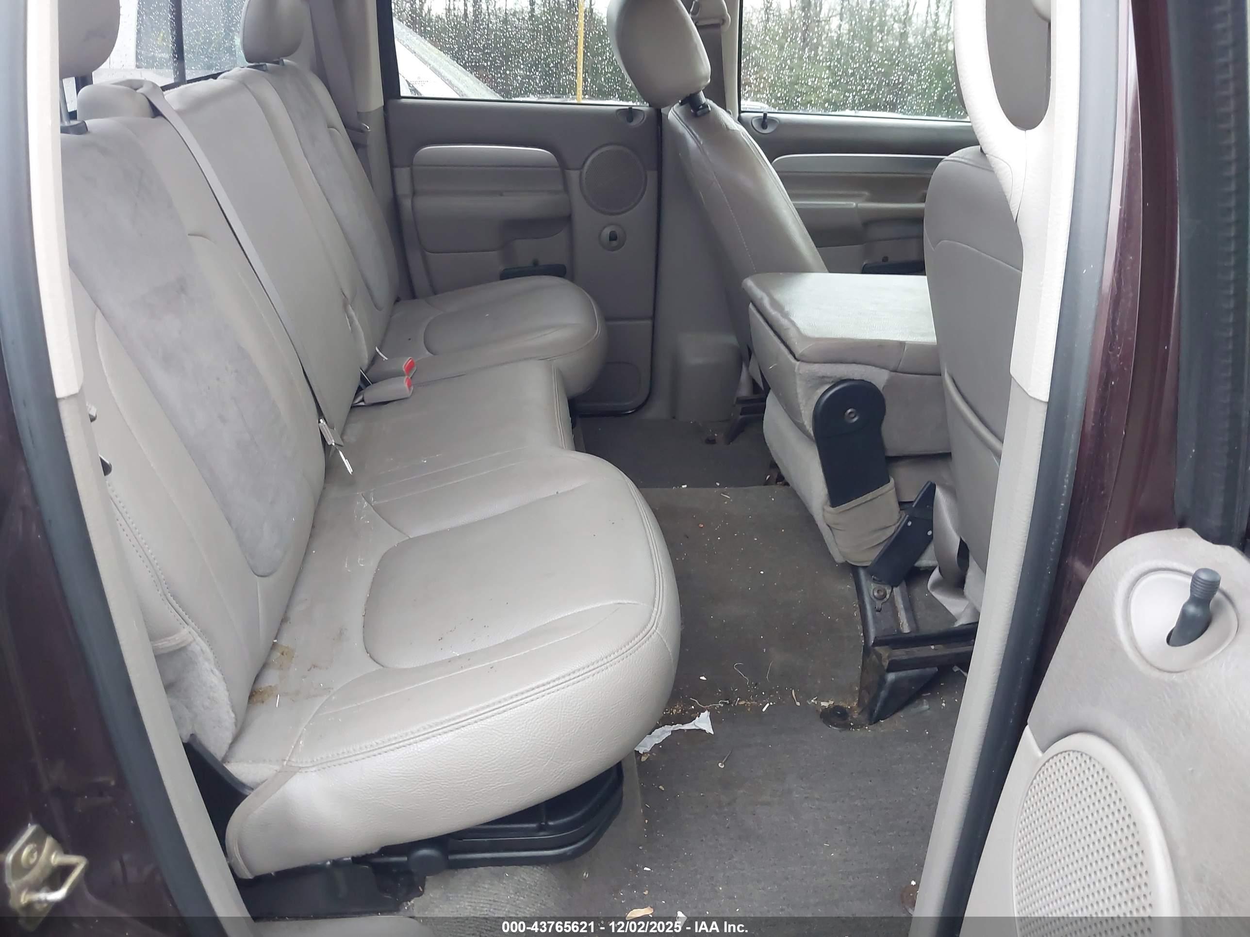 DODGE RAM image 8
