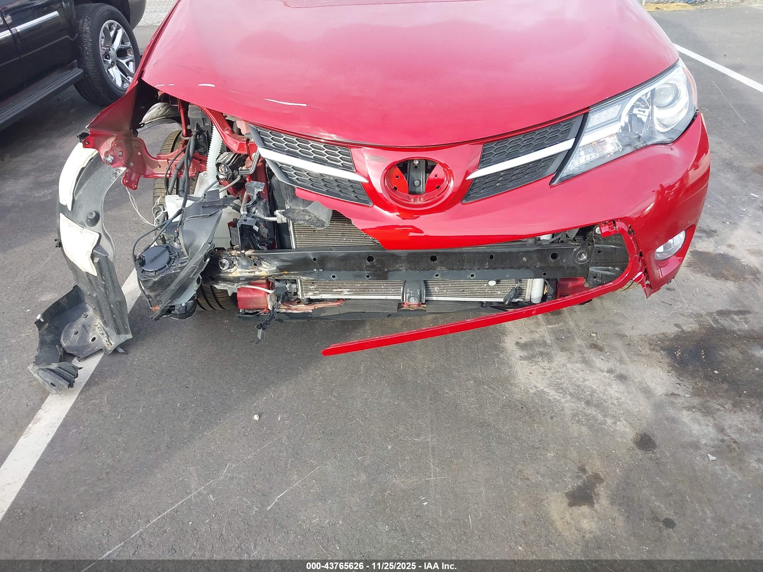 TOYOTA RAV4 image 6