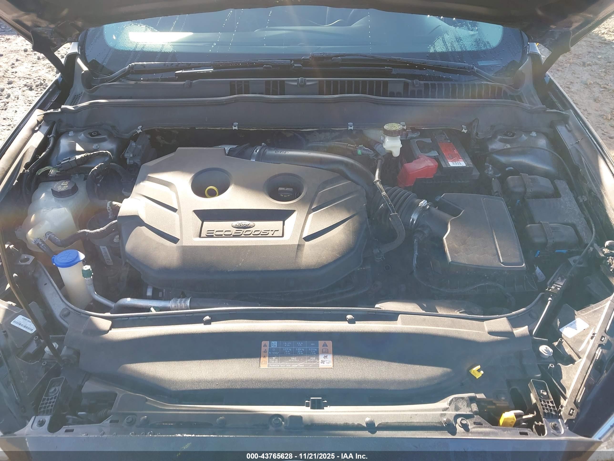 FORD FUSION image 10