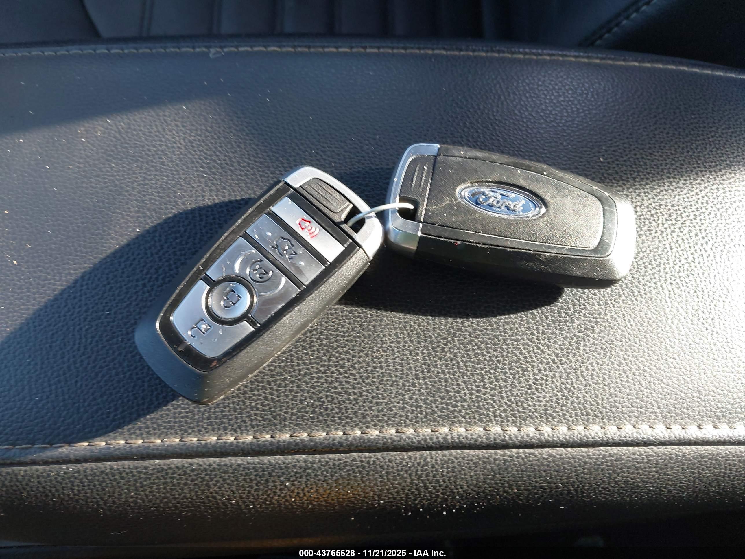 FORD FUSION image 11