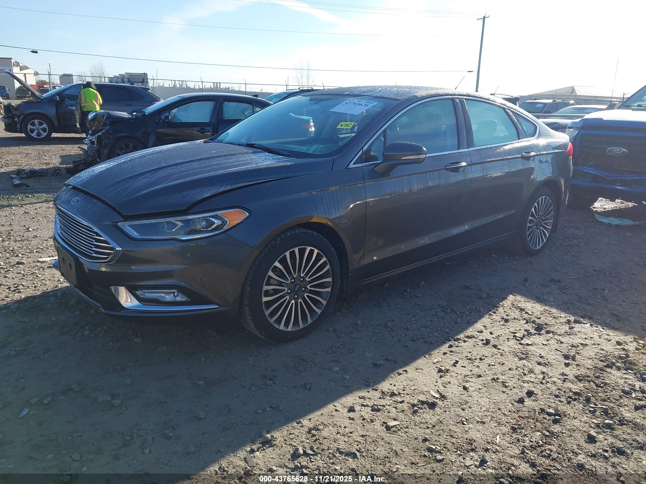 FORD FUSION image 2