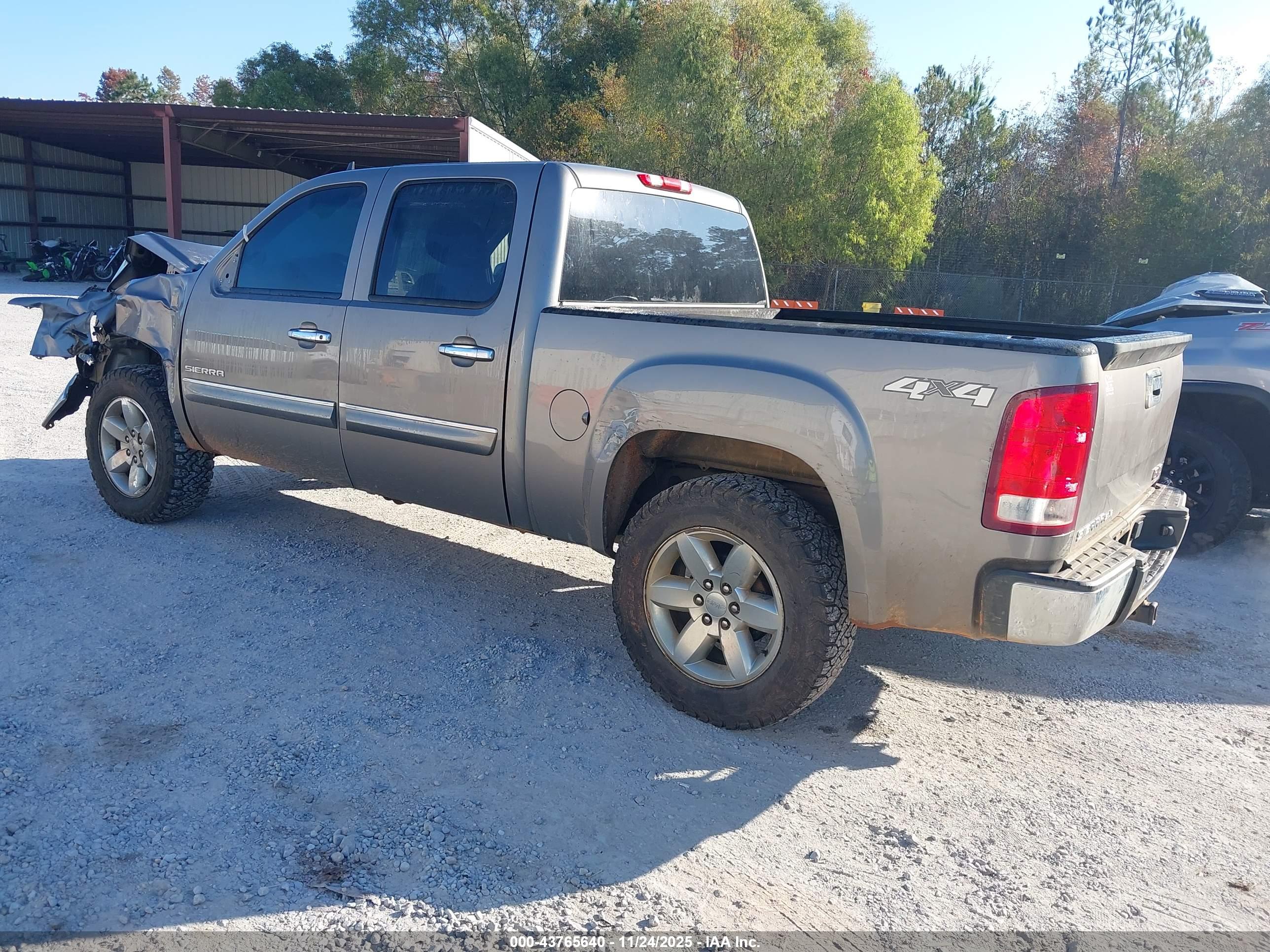 GMC SIERRA image 3