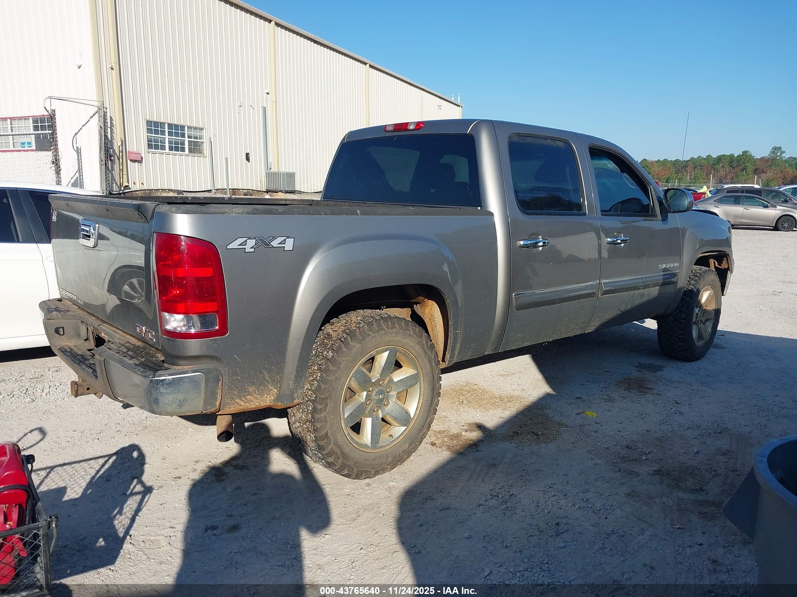 GMC SIERRA image 4