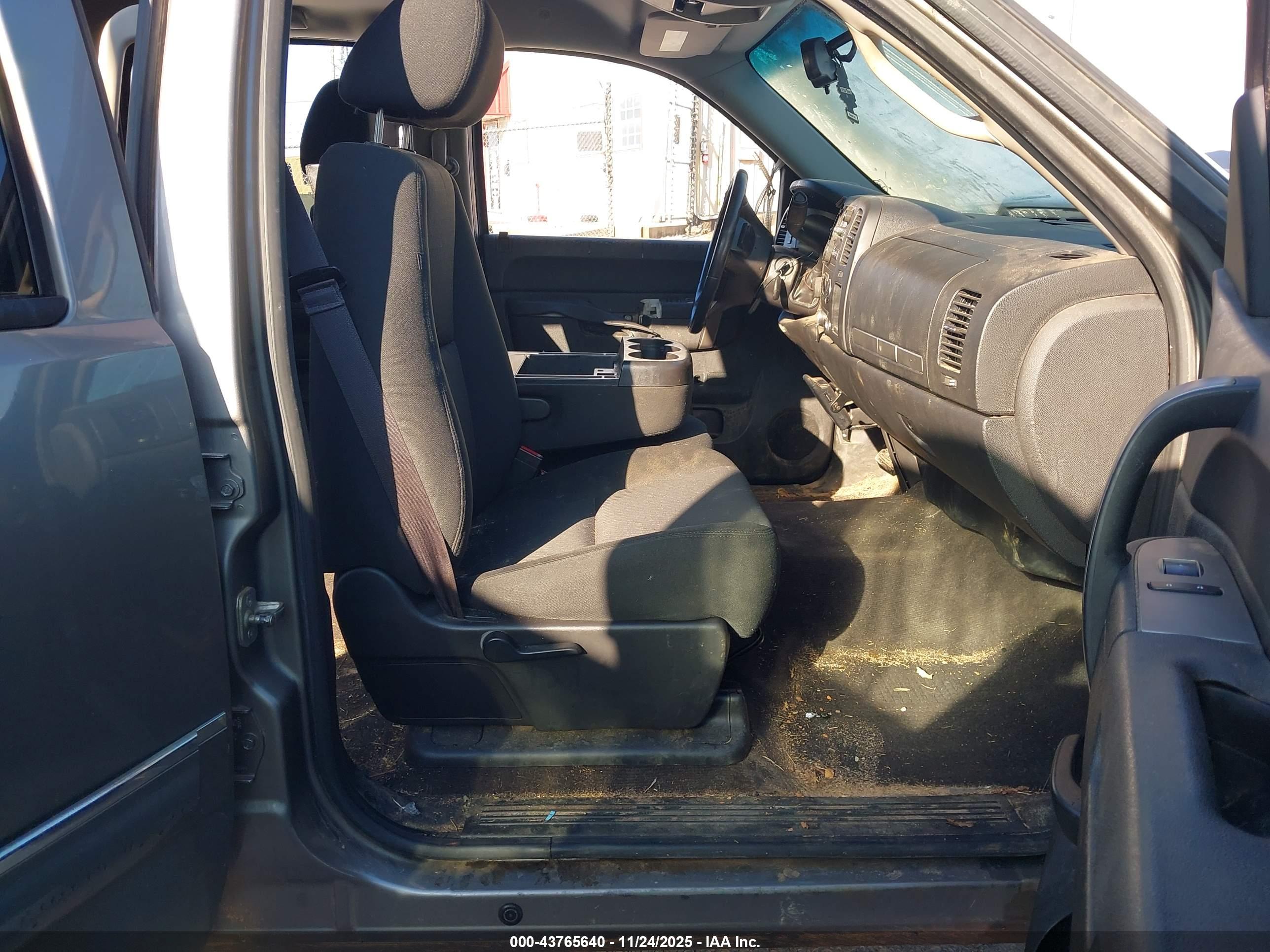 GMC SIERRA image 5
