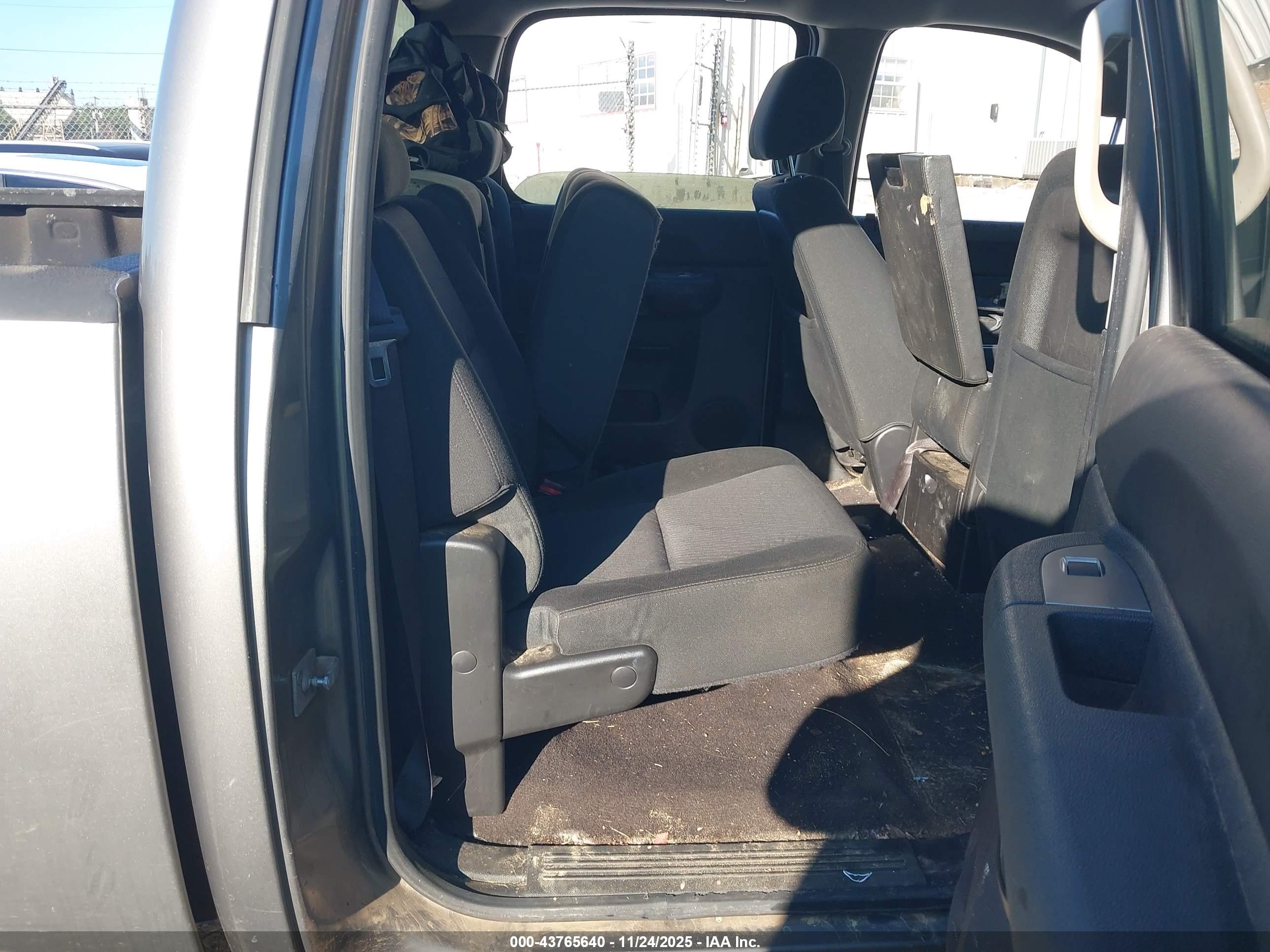 GMC SIERRA image 8
