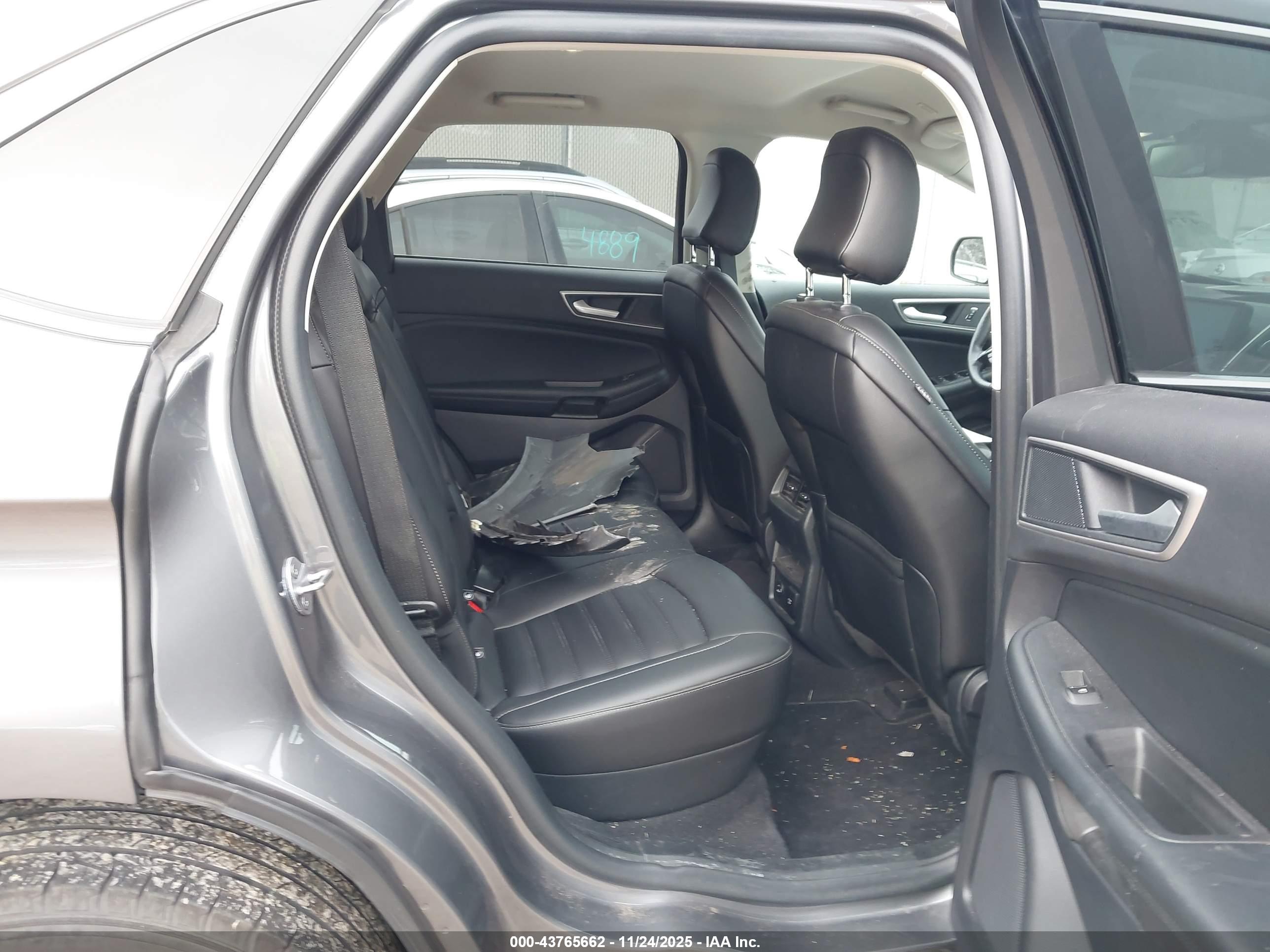 FORD EDGE image 8