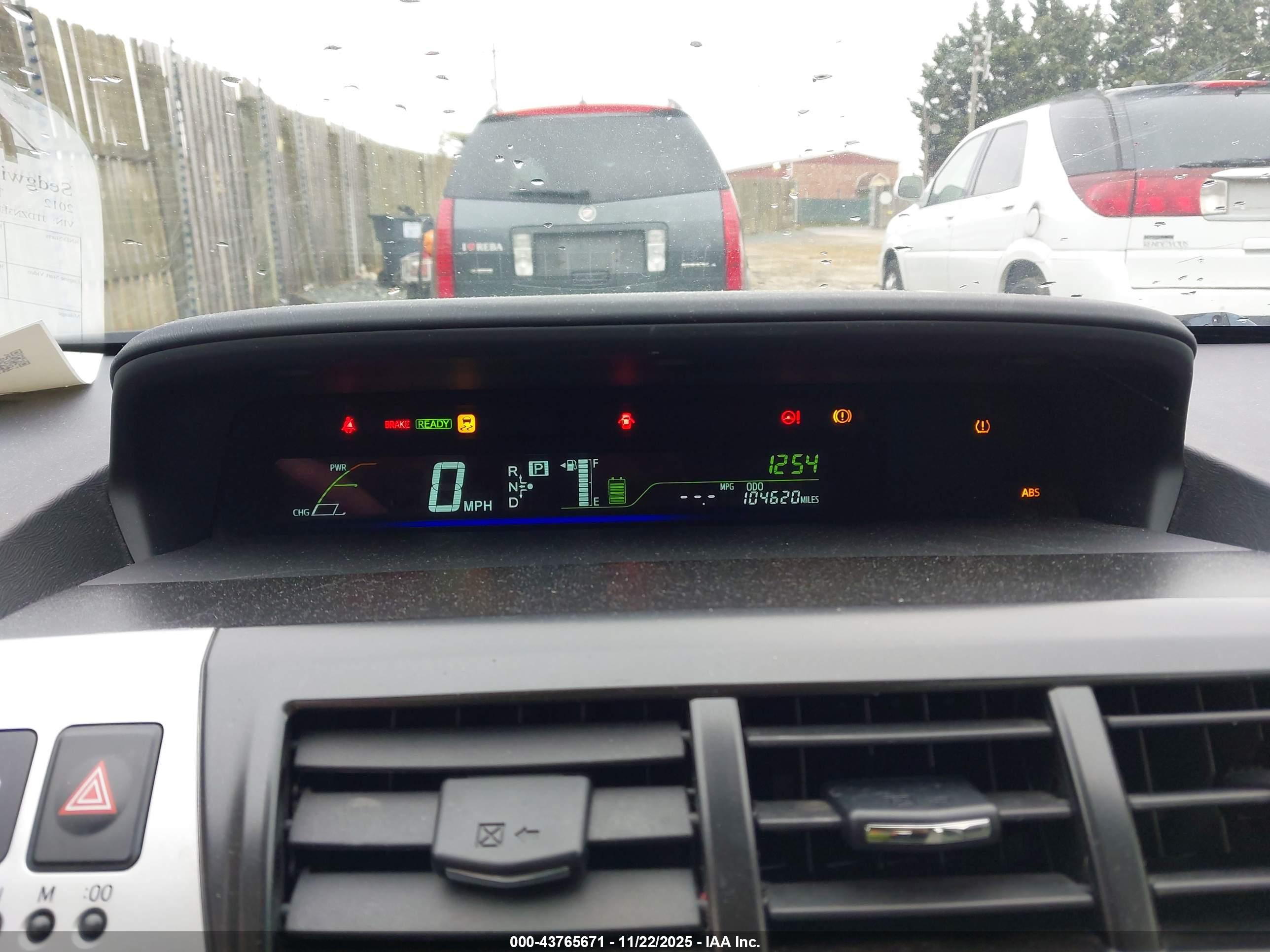 TOYOTA PRIUS image 7