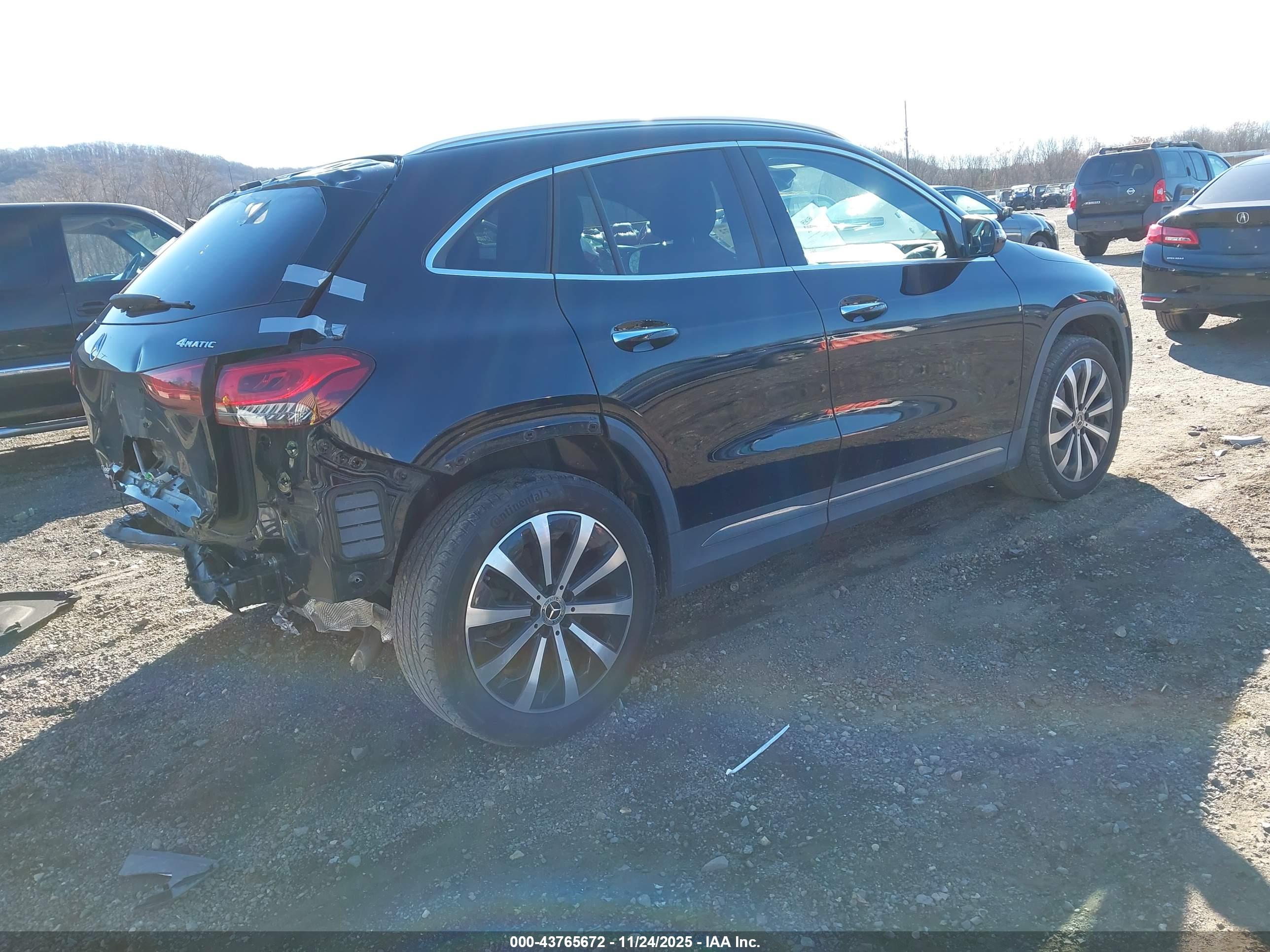 MERCEDES-BENZ GLA image 4