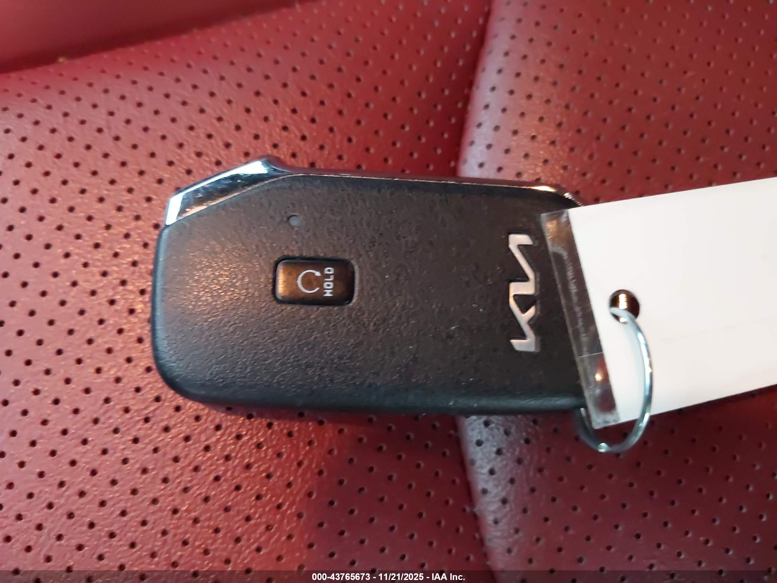 KIA K5 image 11