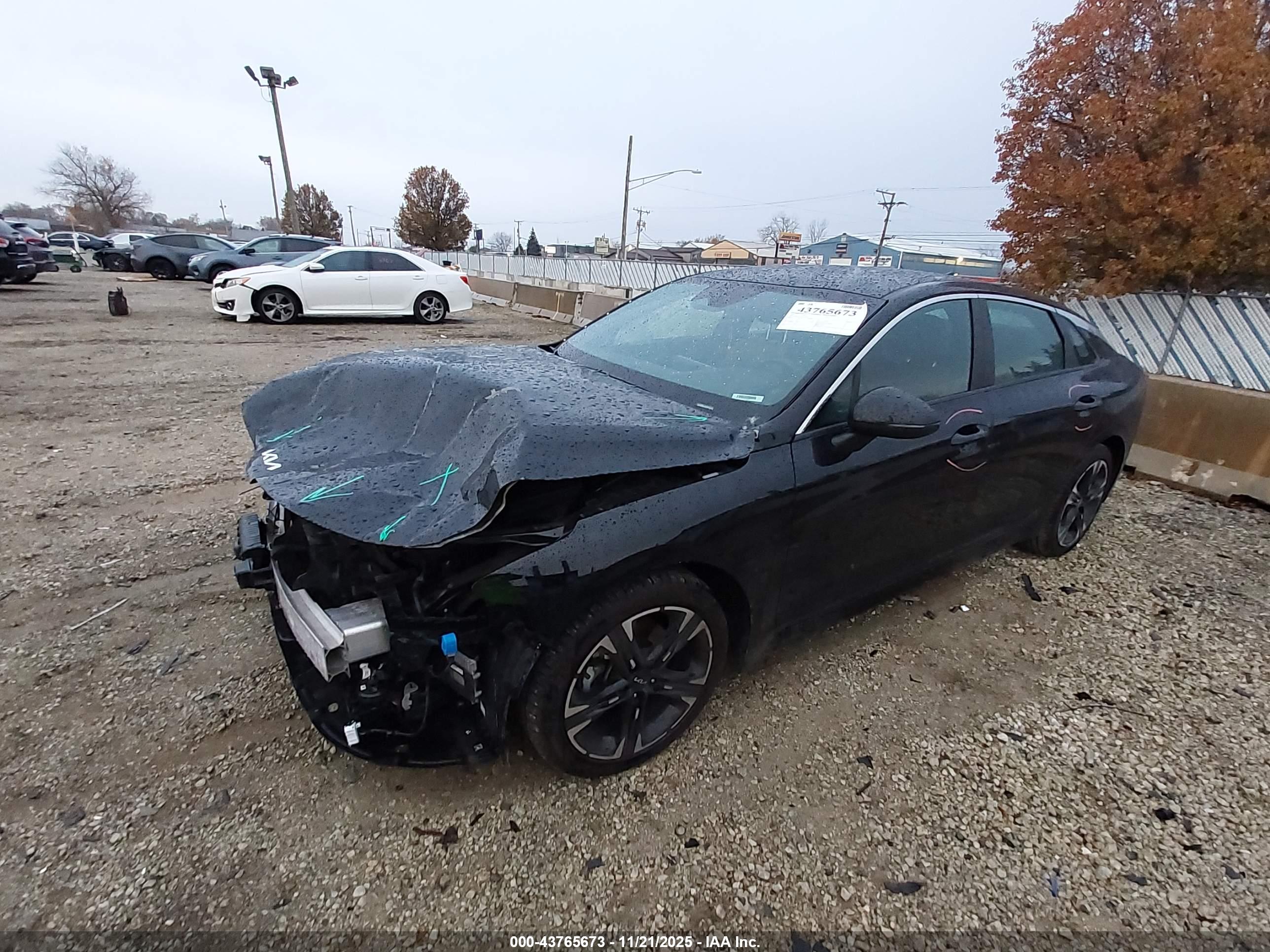 KIA K5 image 2