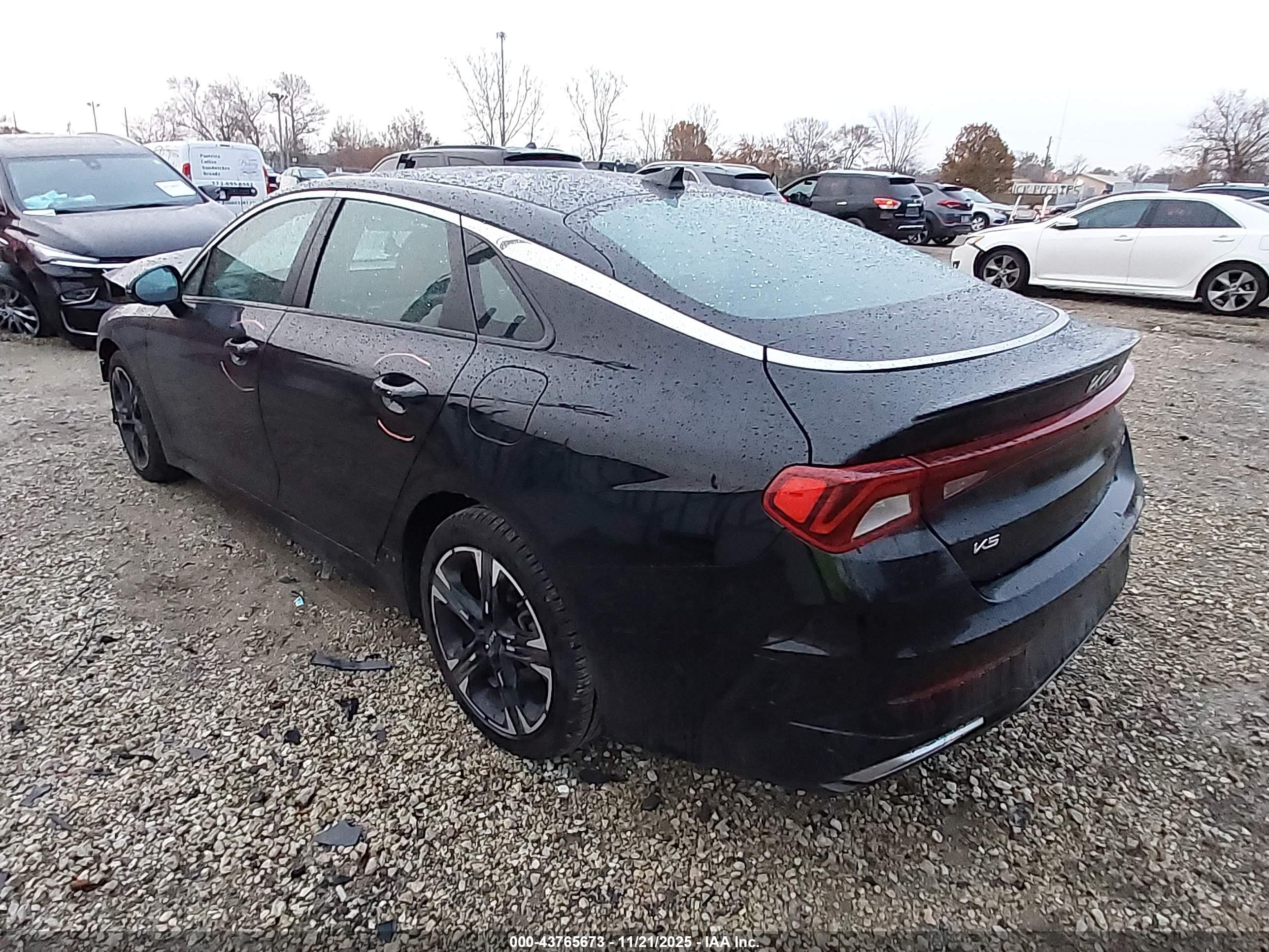 KIA K5 image 3