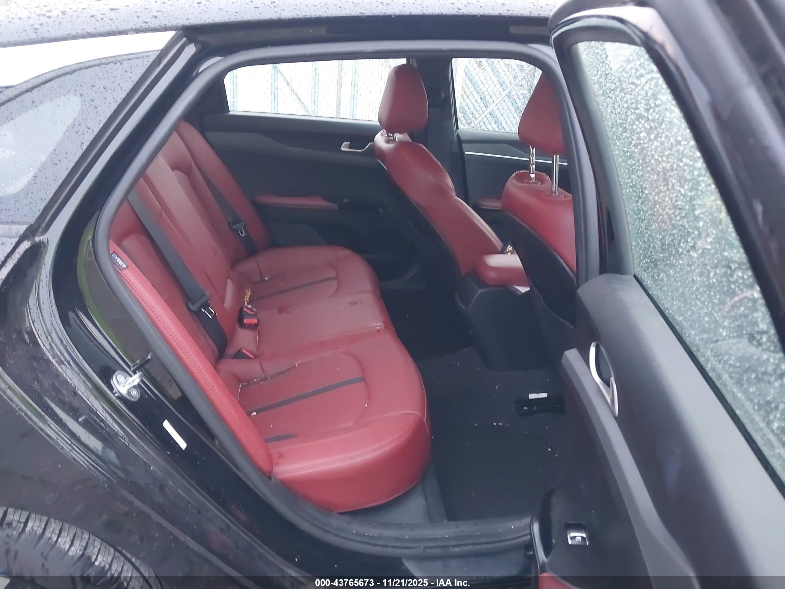 KIA K5 image 8