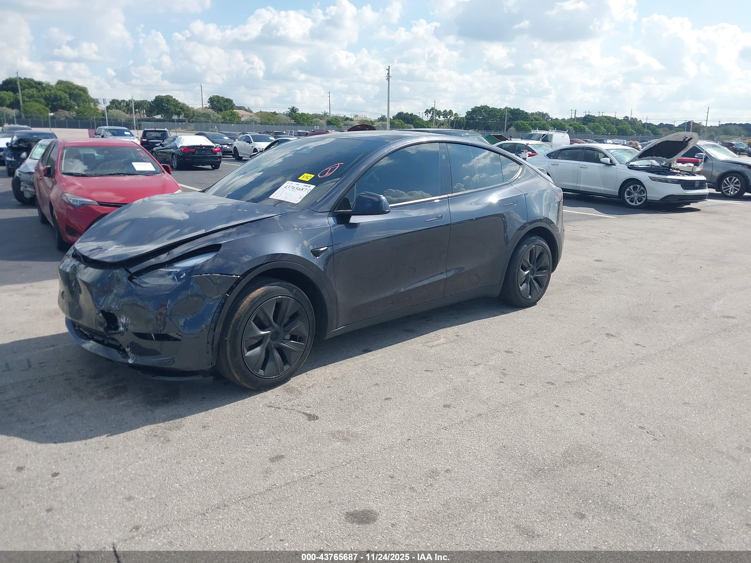 TESLA MODEL image 2