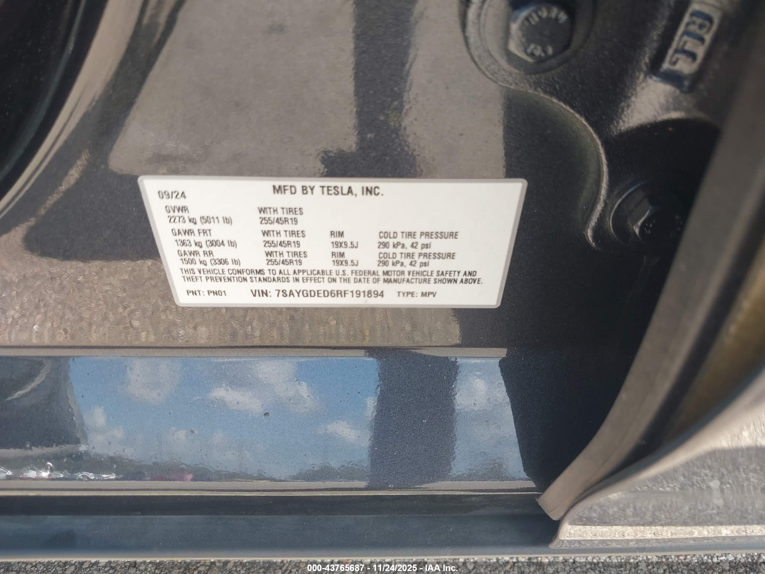 TESLA MODEL image 9
