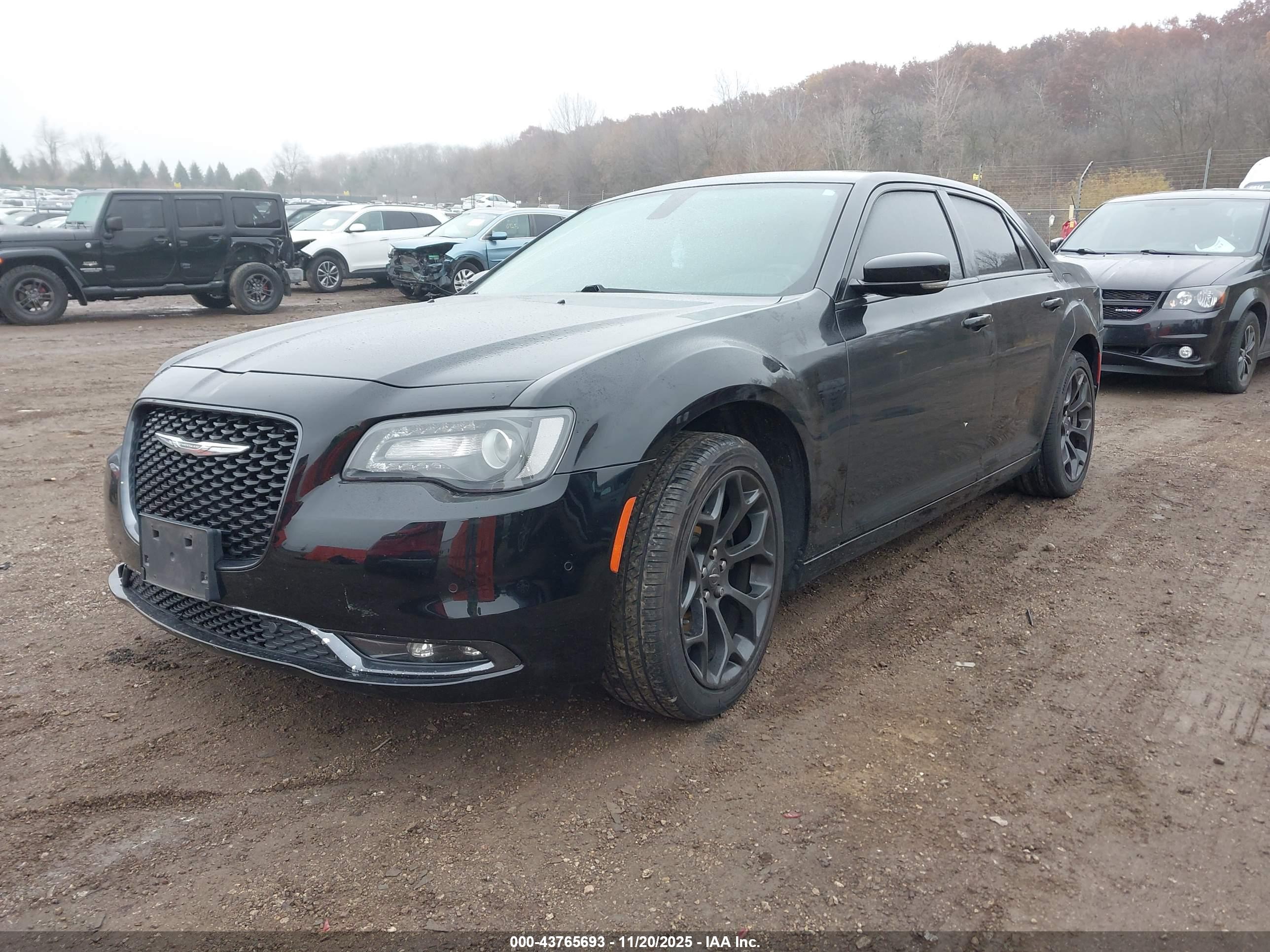 CHRYSLER 300 image 2