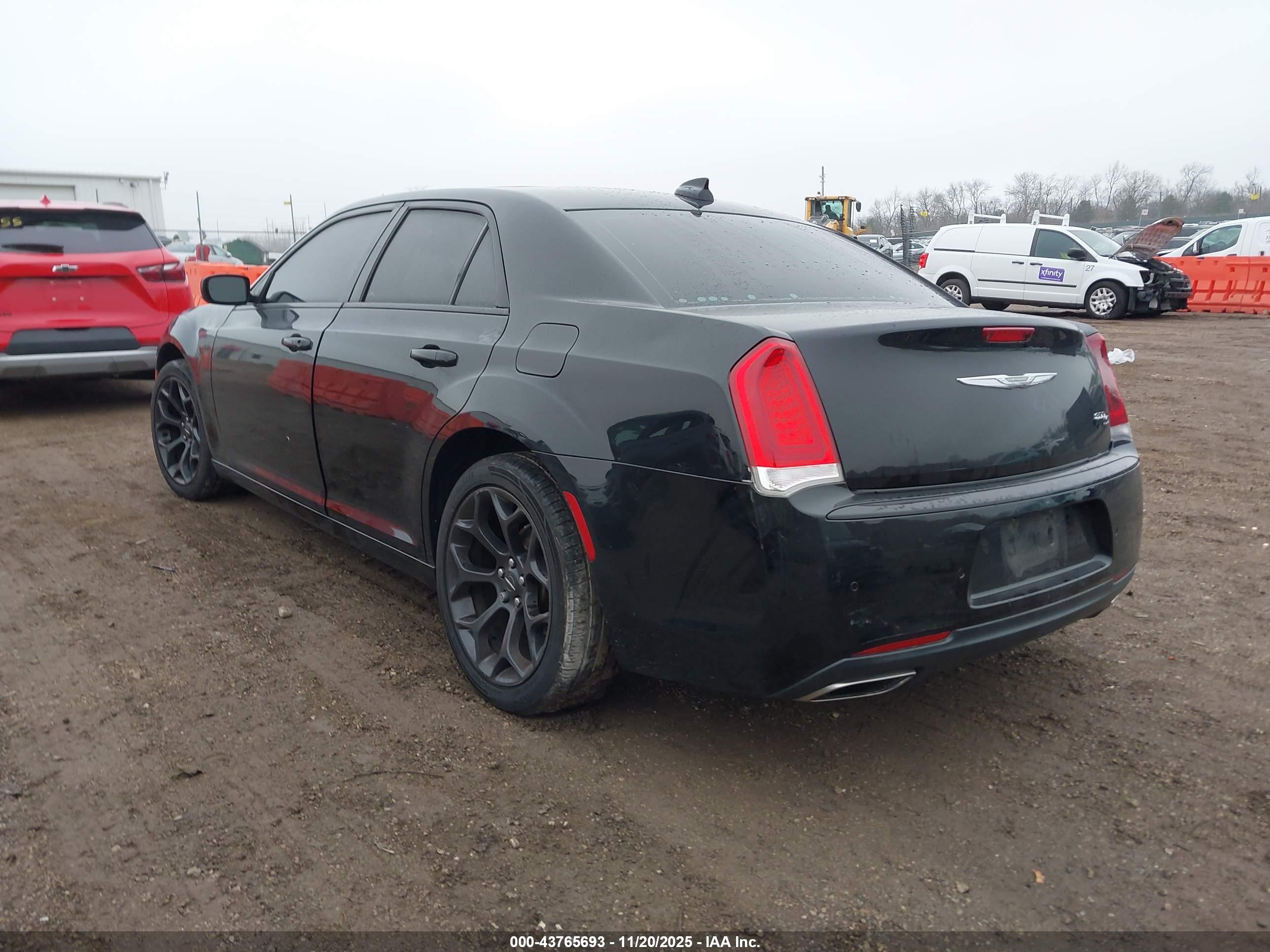 CHRYSLER 300 image 3