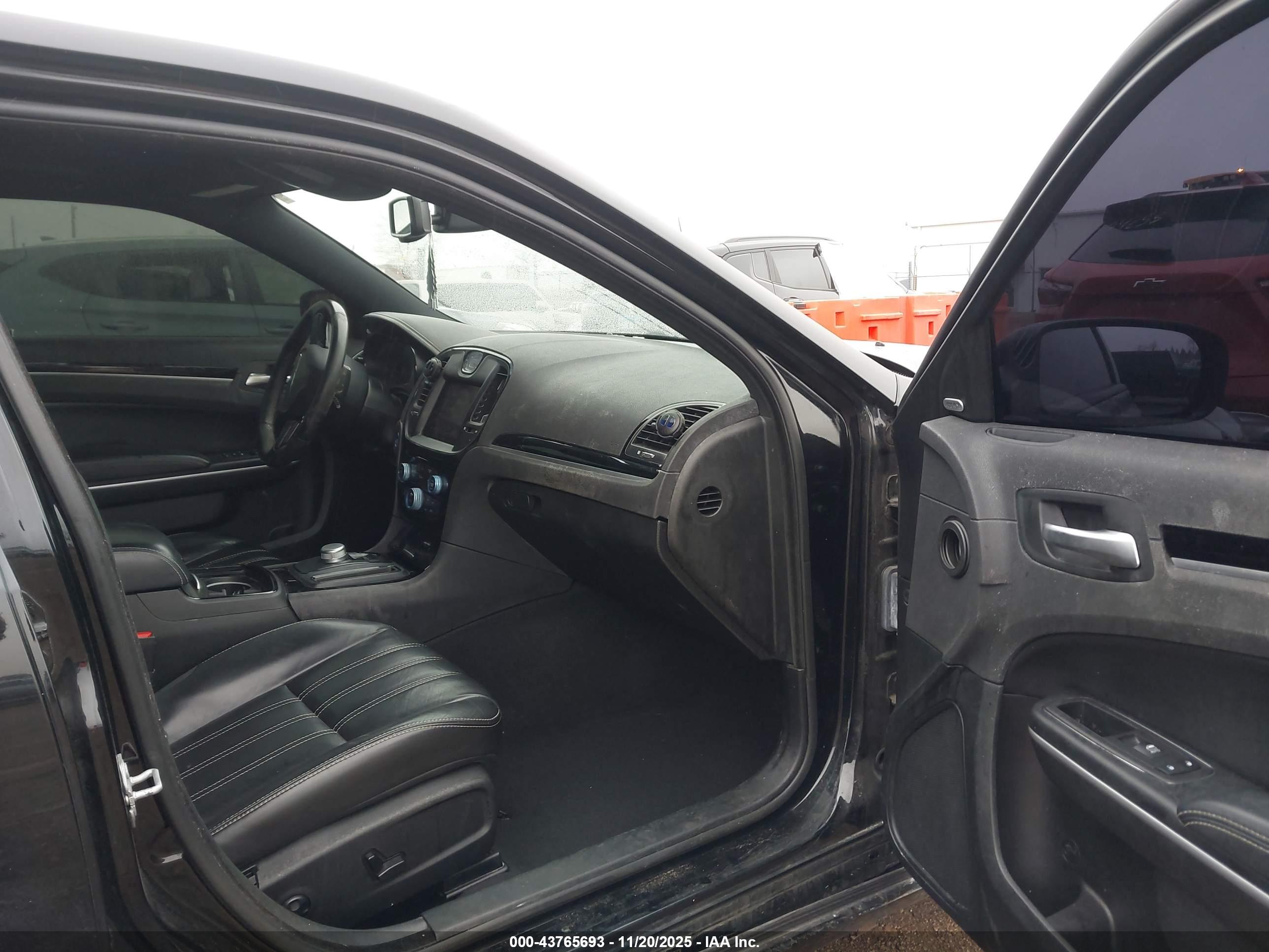 CHRYSLER 300 image 5