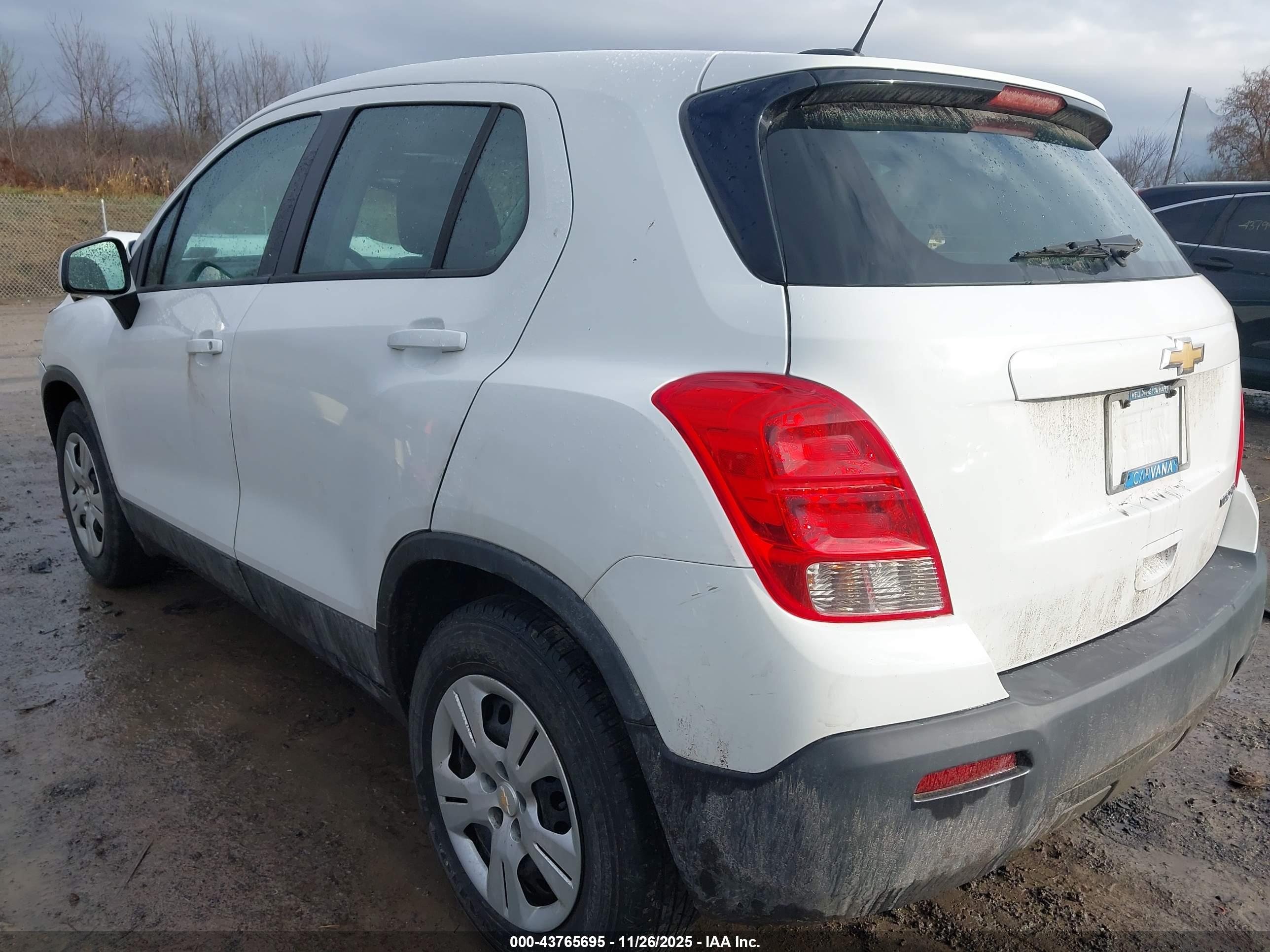 CHEVROLET TRAX image 3