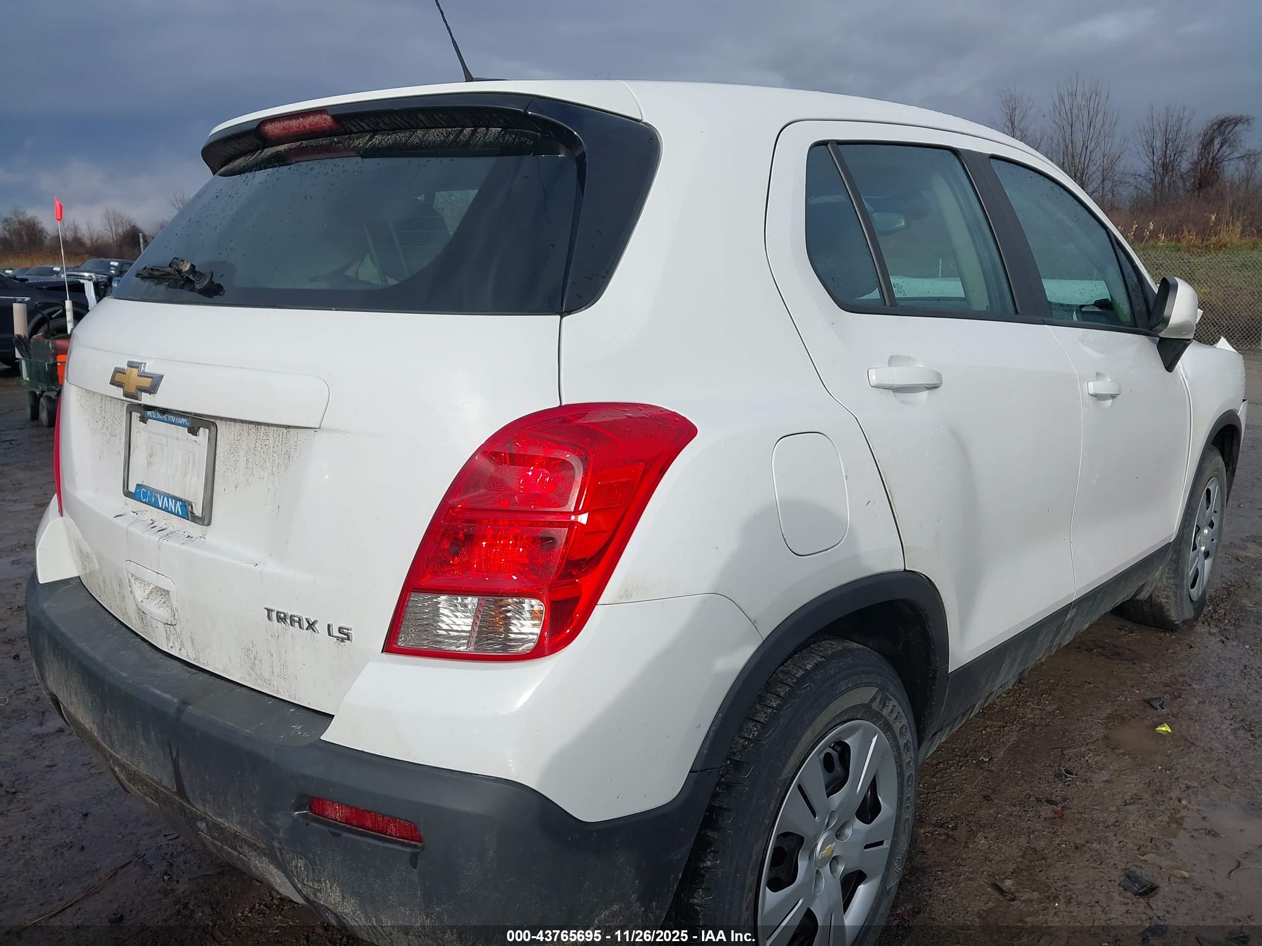 CHEVROLET TRAX image 4
