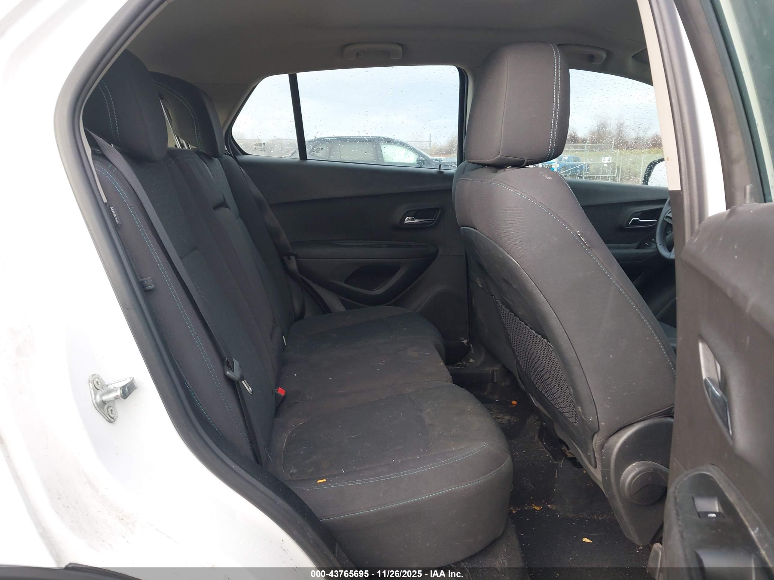 CHEVROLET TRAX image 8