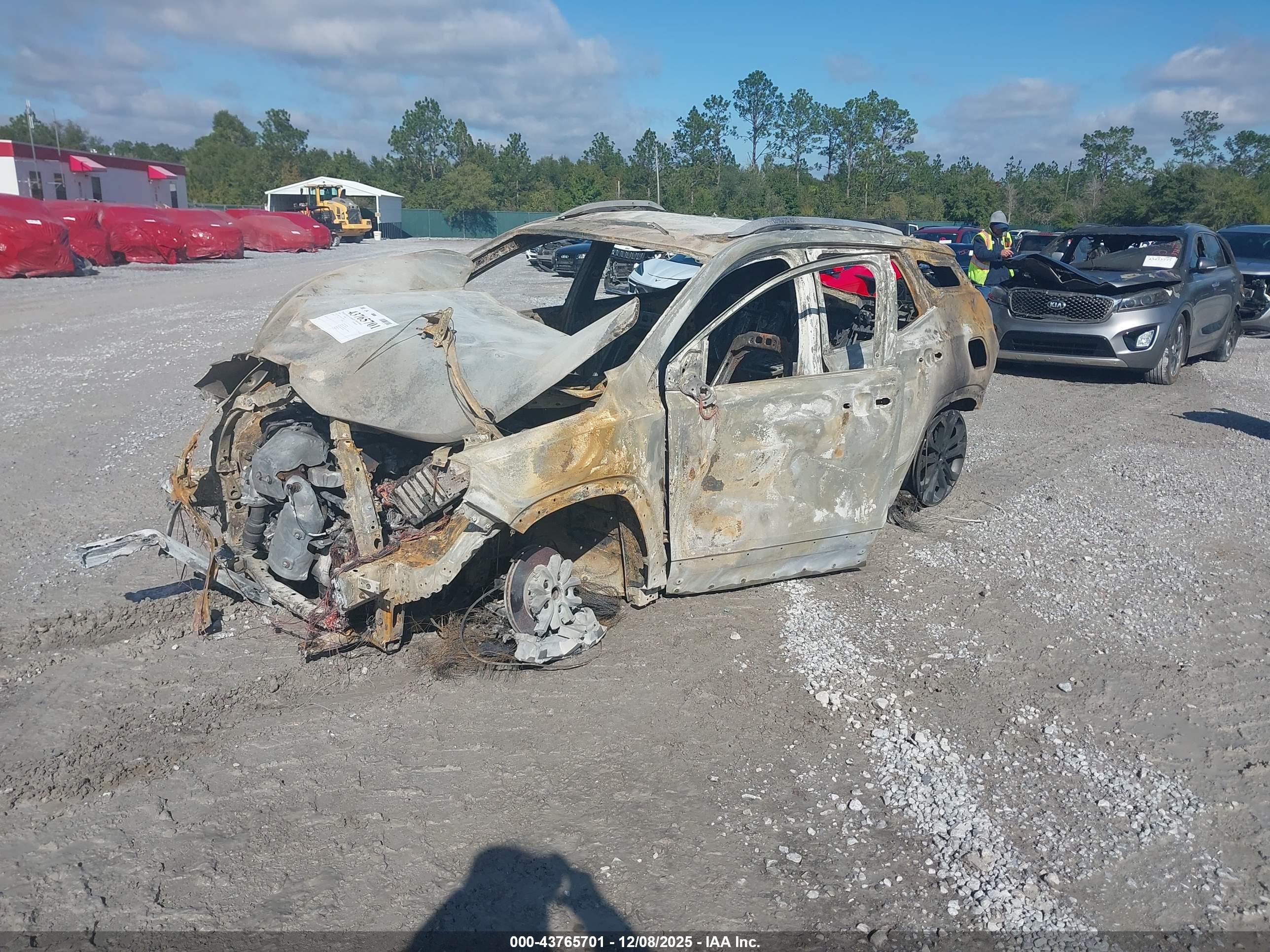 GMC TERRAIN image 2