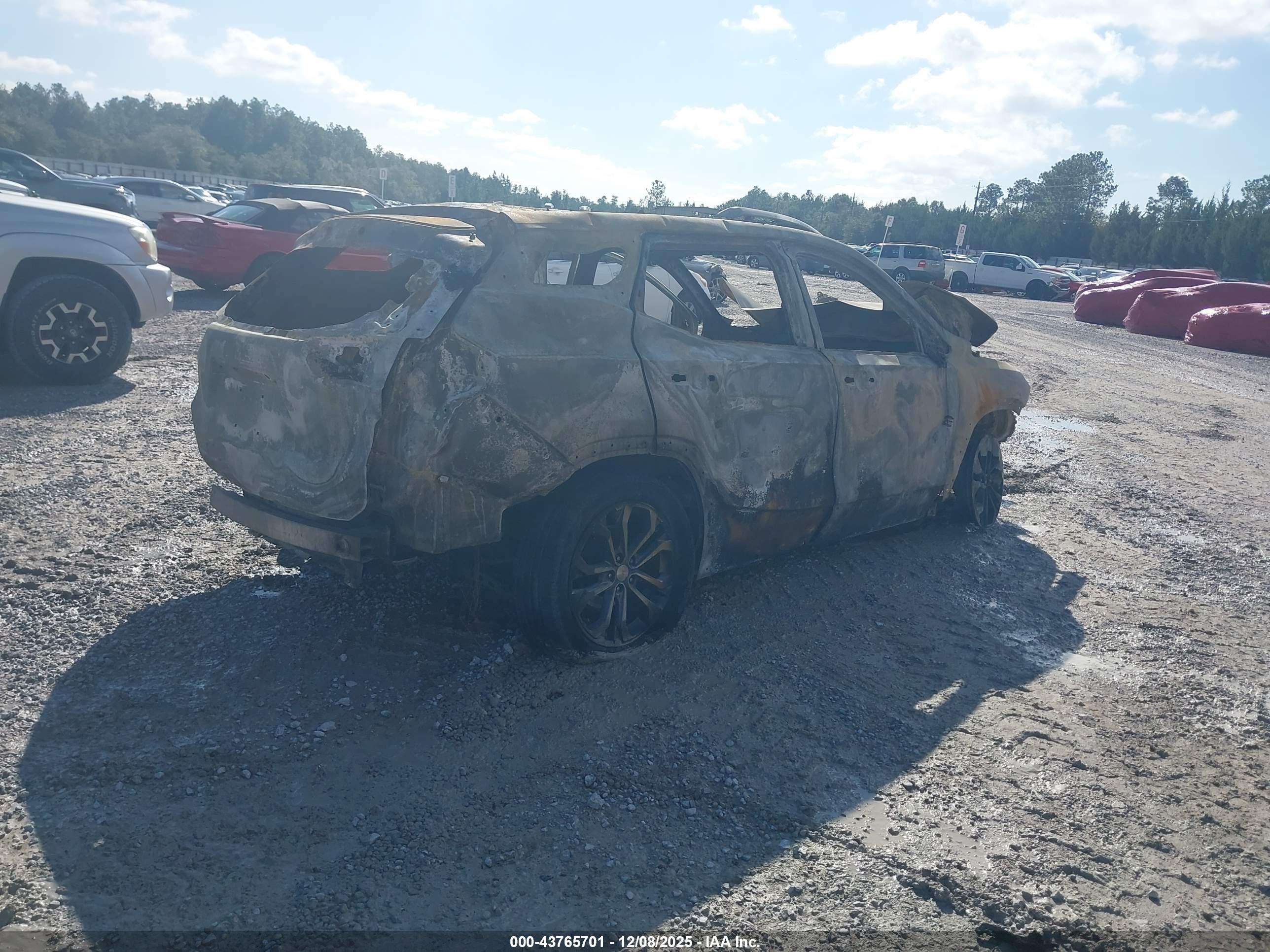 GMC TERRAIN image 4