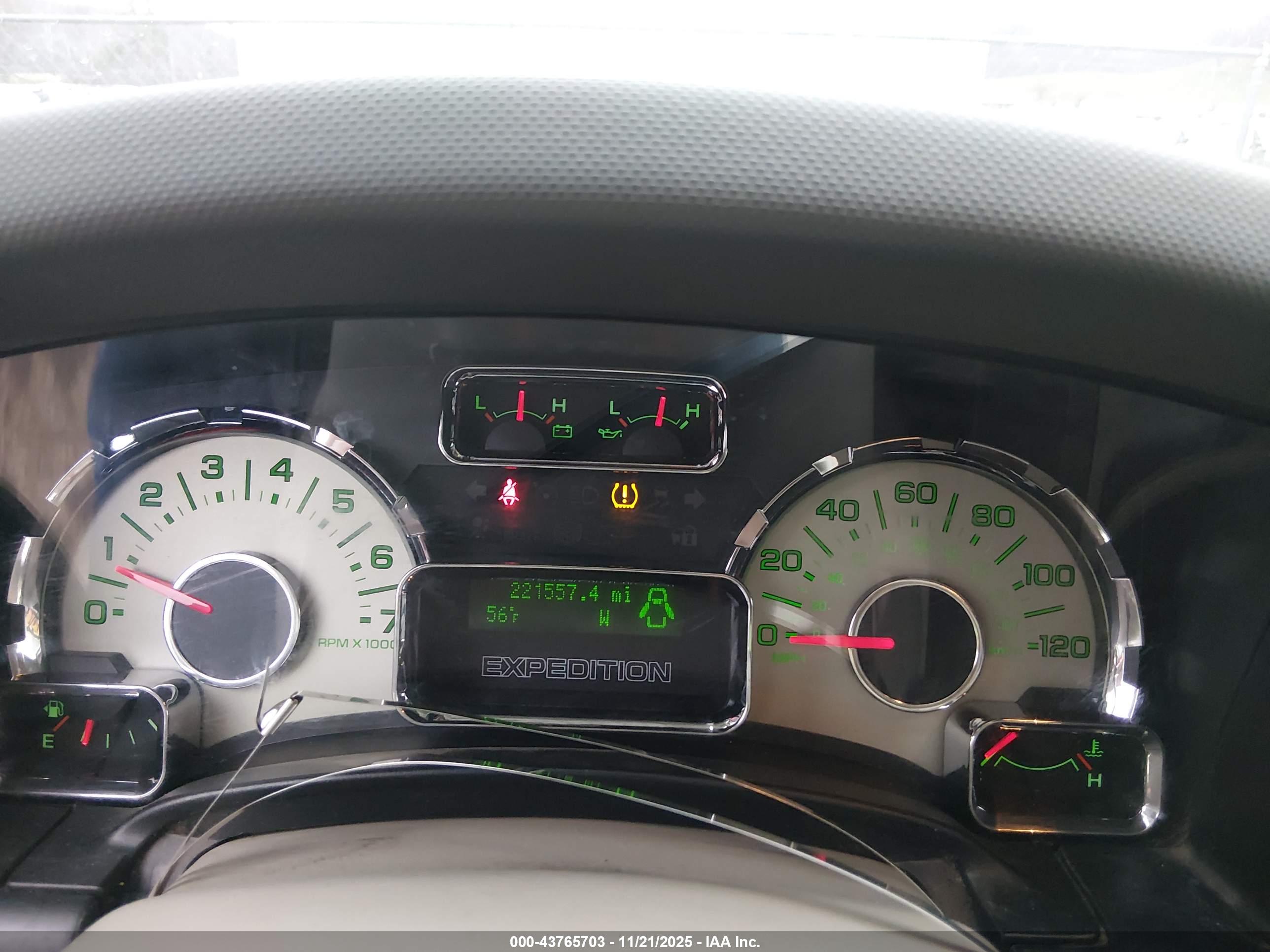 FORD EXPEDITION image 7
