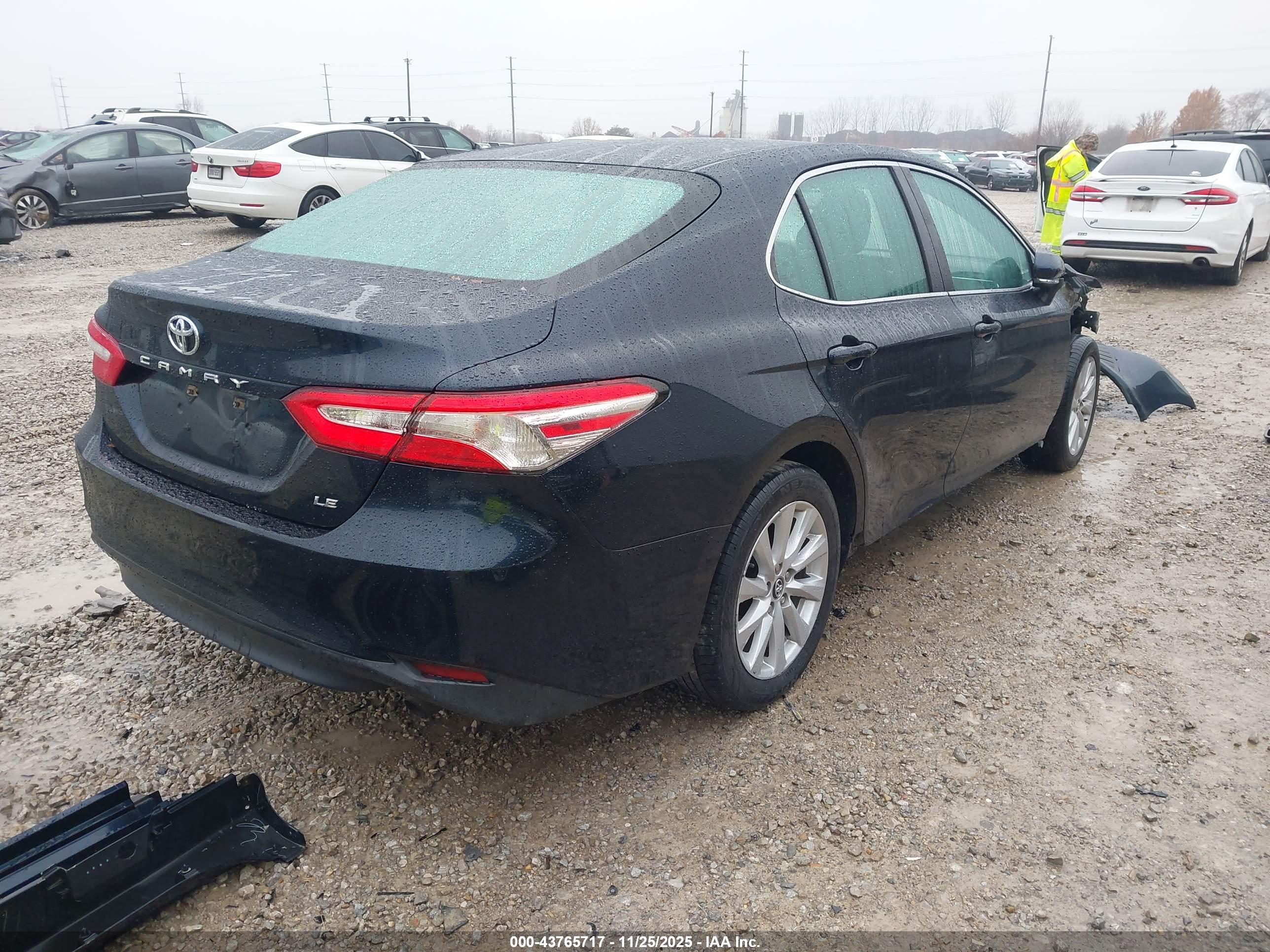 TOYOTA CAMRY image 4