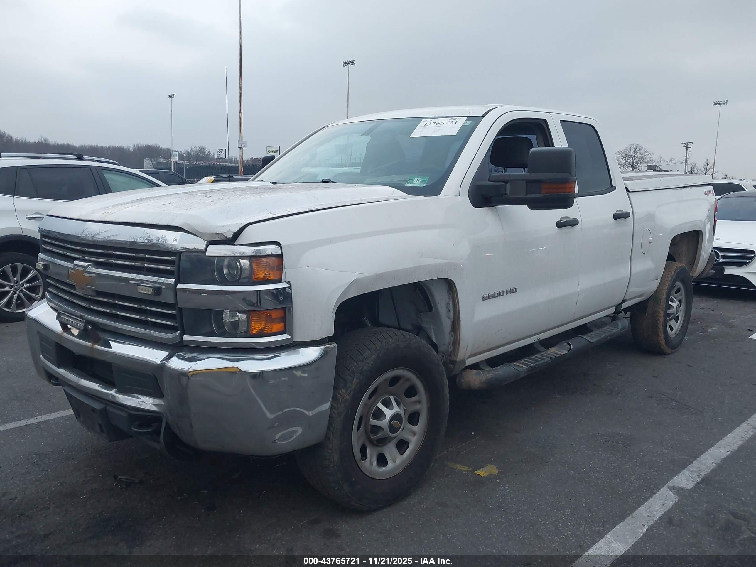 CHEVROLET SILVERADO image 2