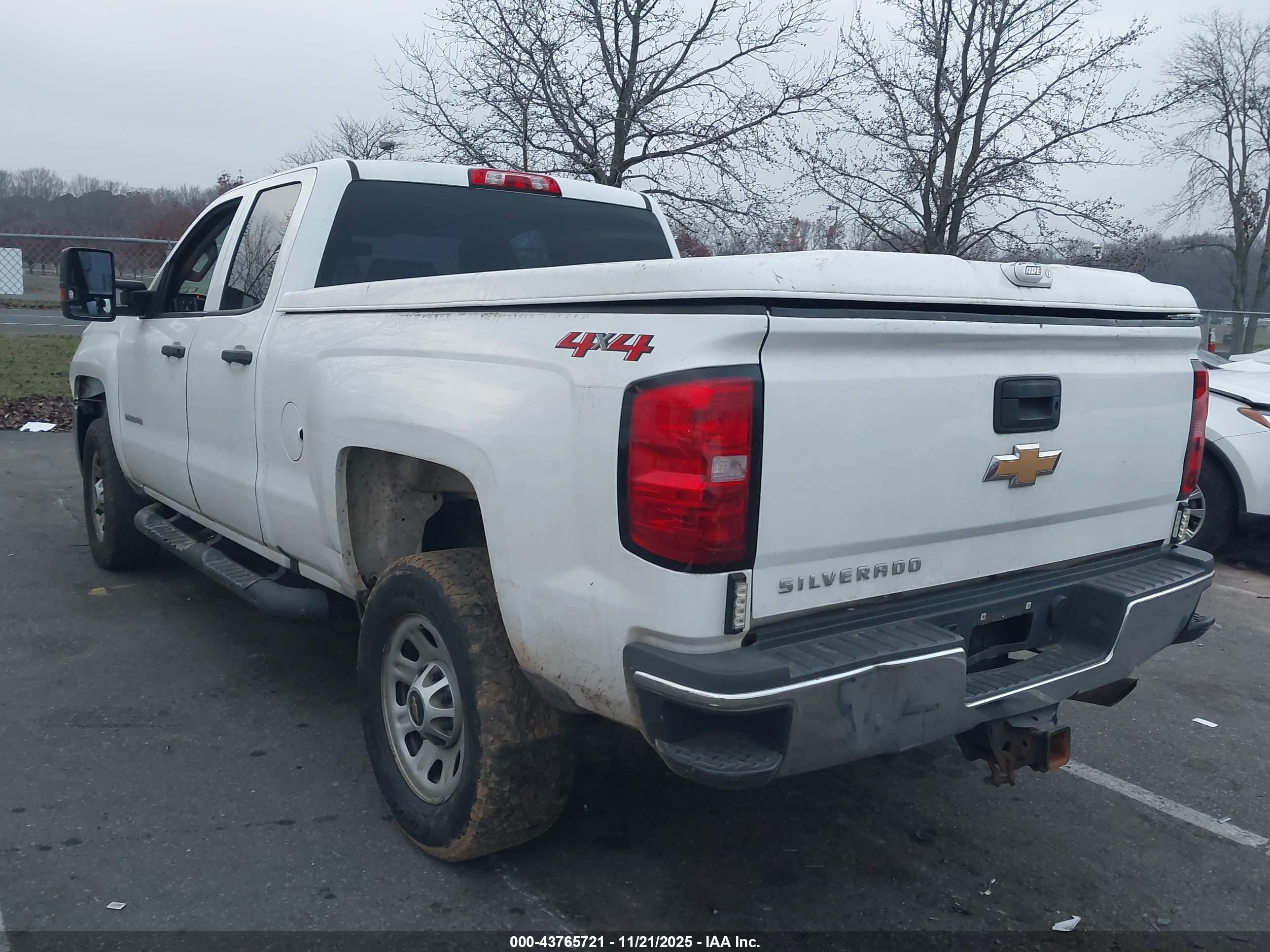 CHEVROLET SILVERADO image 3