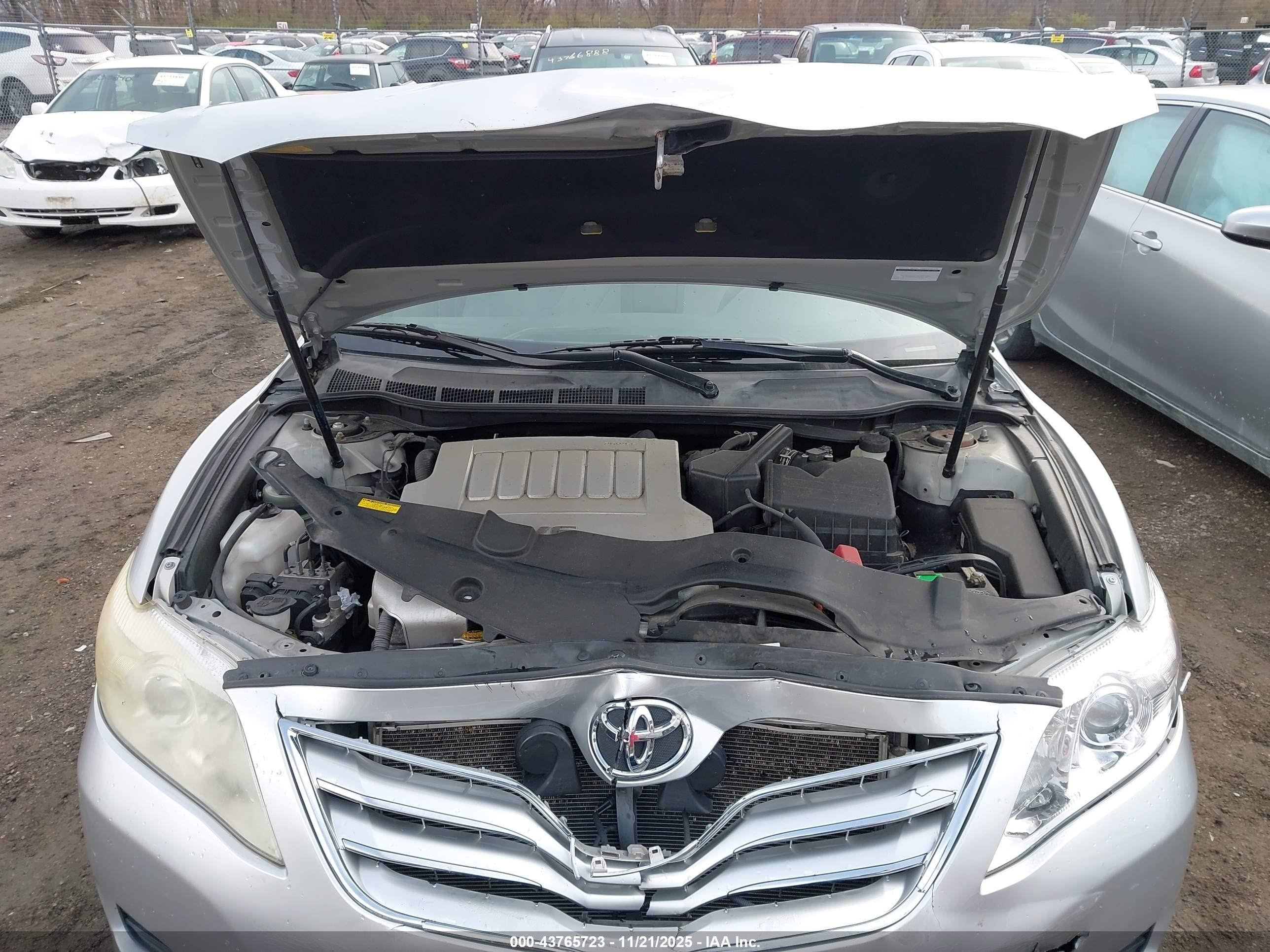 TOYOTA CAMRY image 10