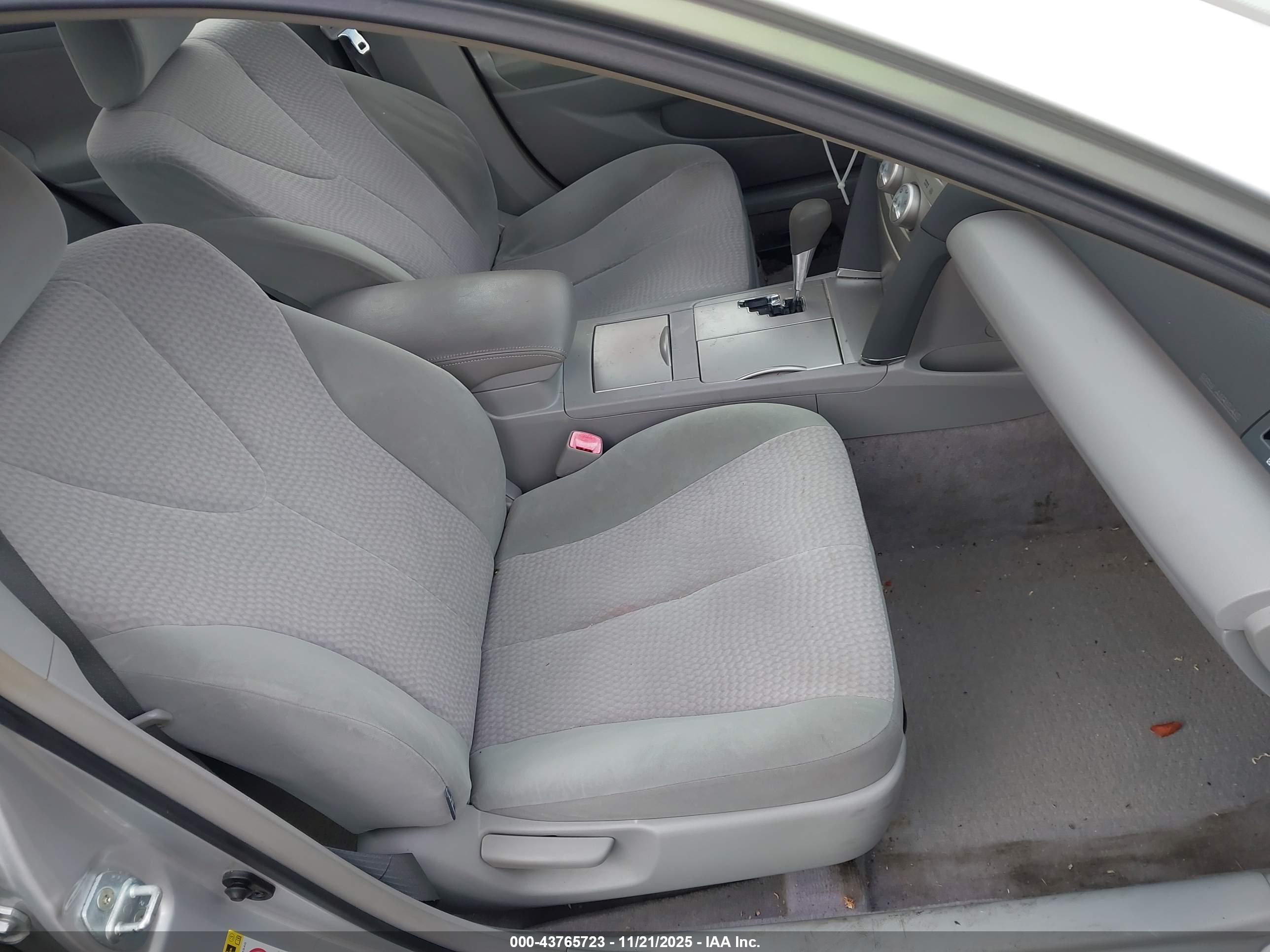 TOYOTA CAMRY image 5