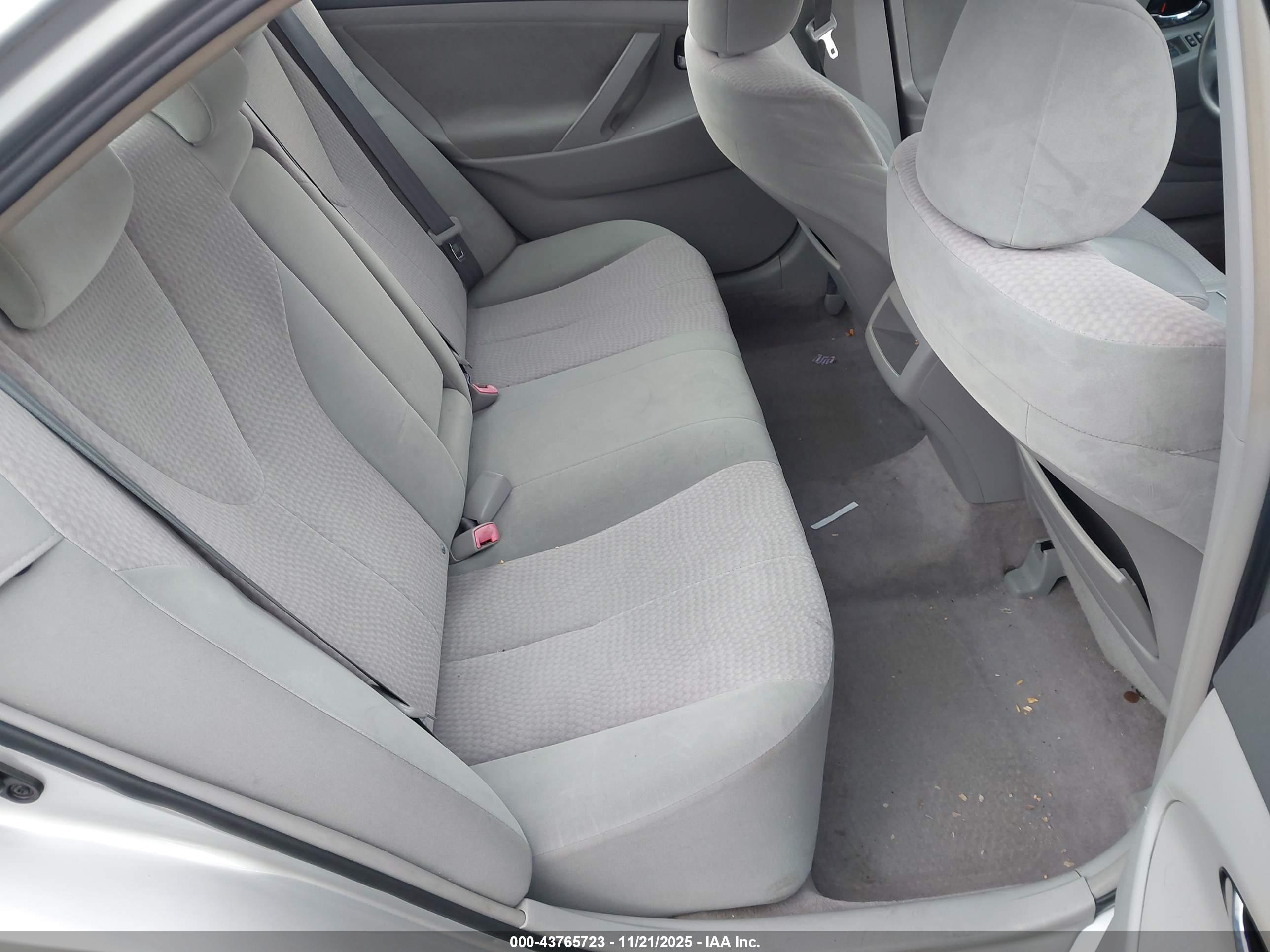 TOYOTA CAMRY image 8