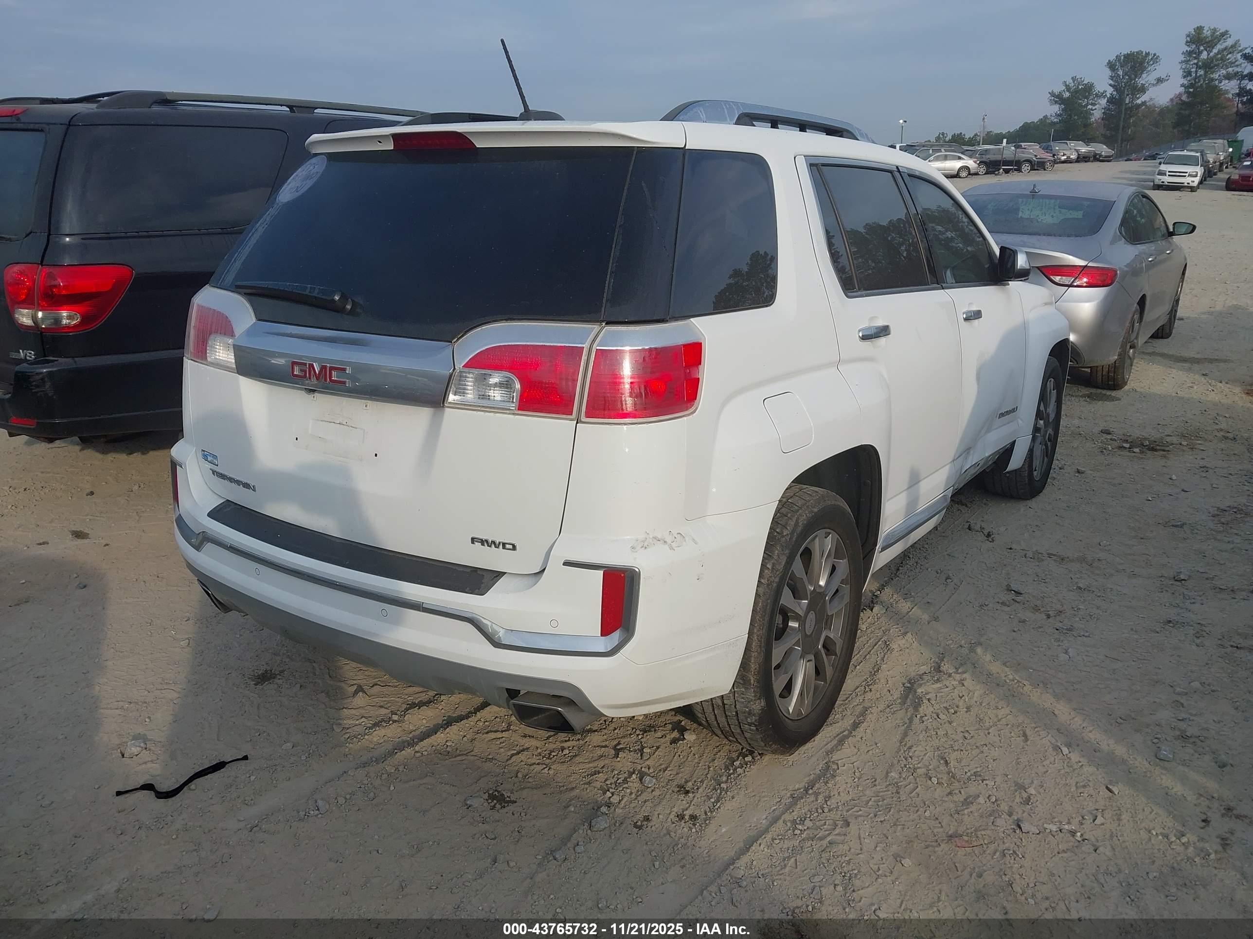 GMC TERRAIN image 4