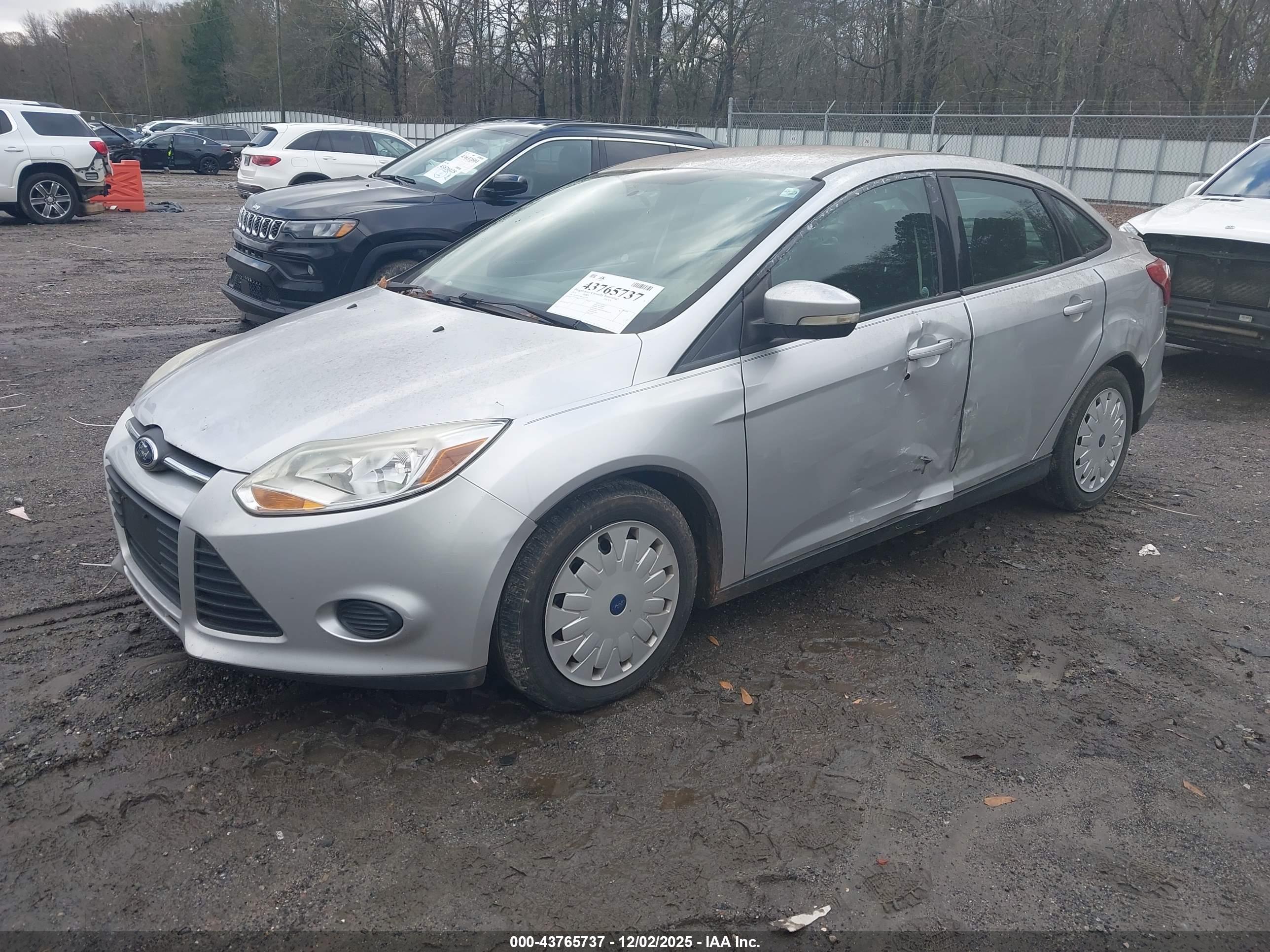 FORD FOCUS image 2