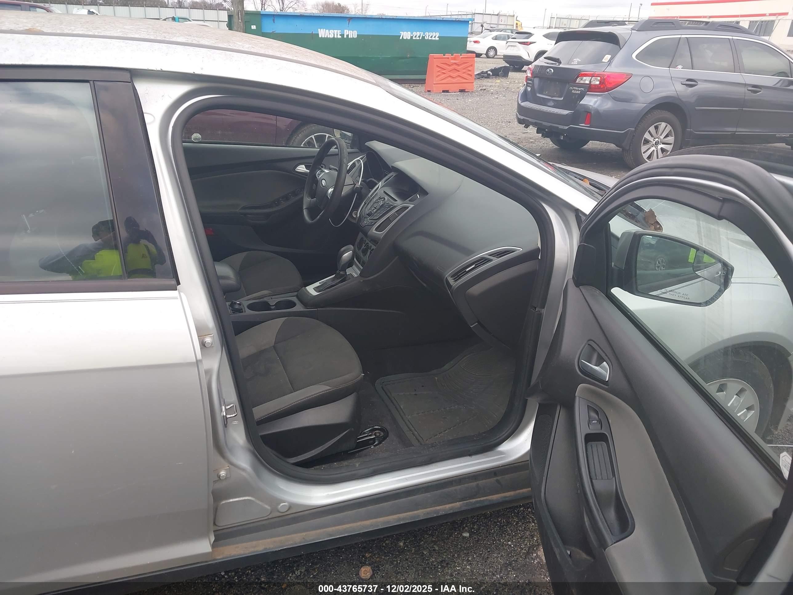 FORD FOCUS image 5