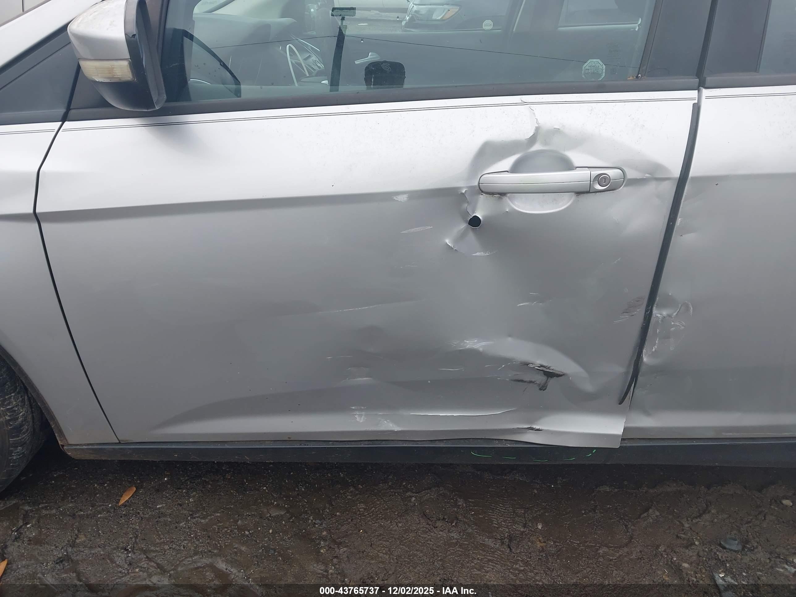 FORD FOCUS image 6