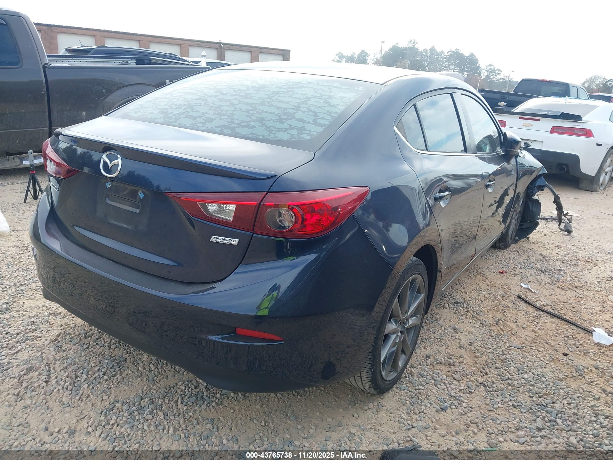 MAZDA MAZDA3 image 4