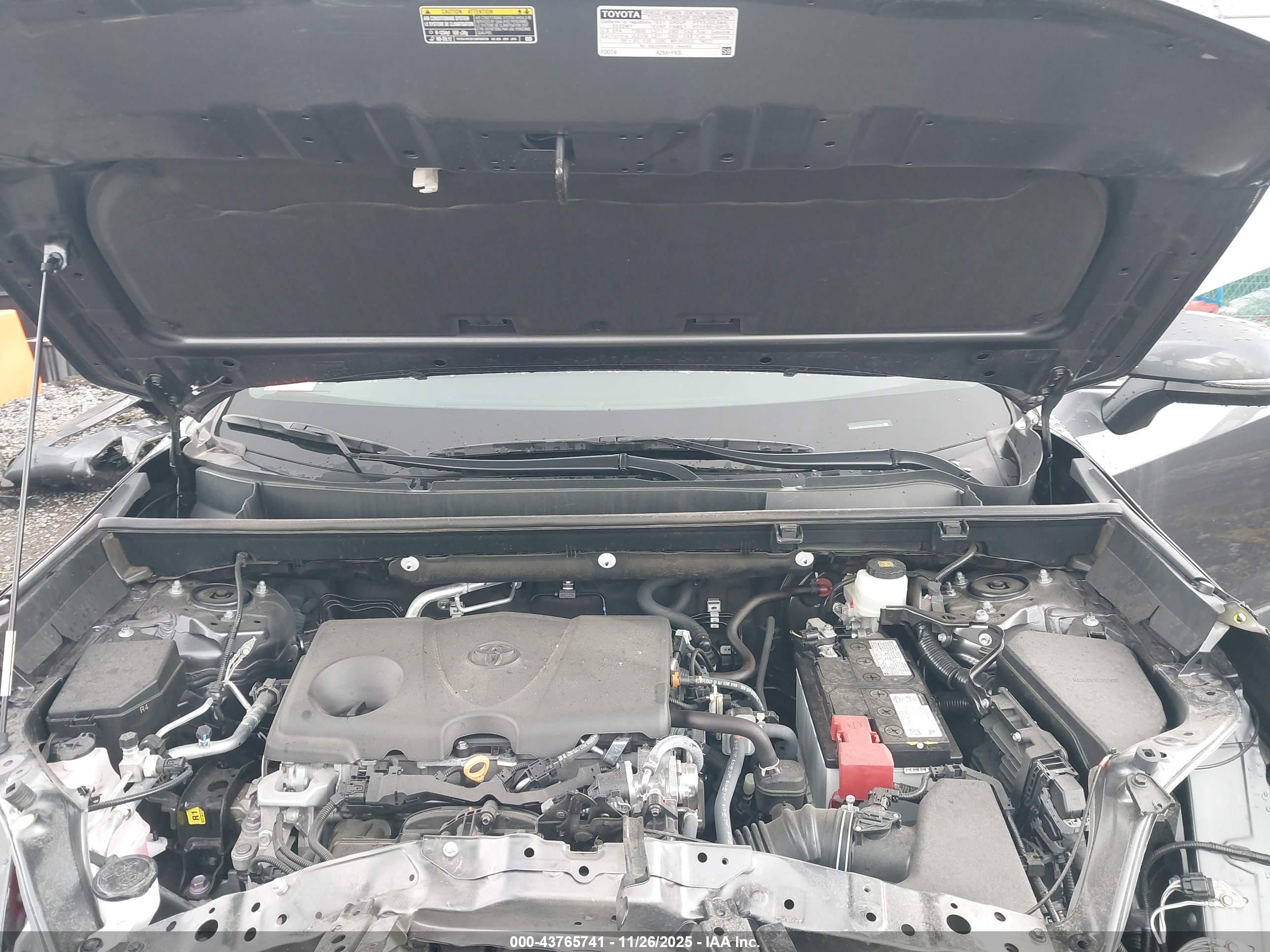 TOYOTA RAV4 image 10