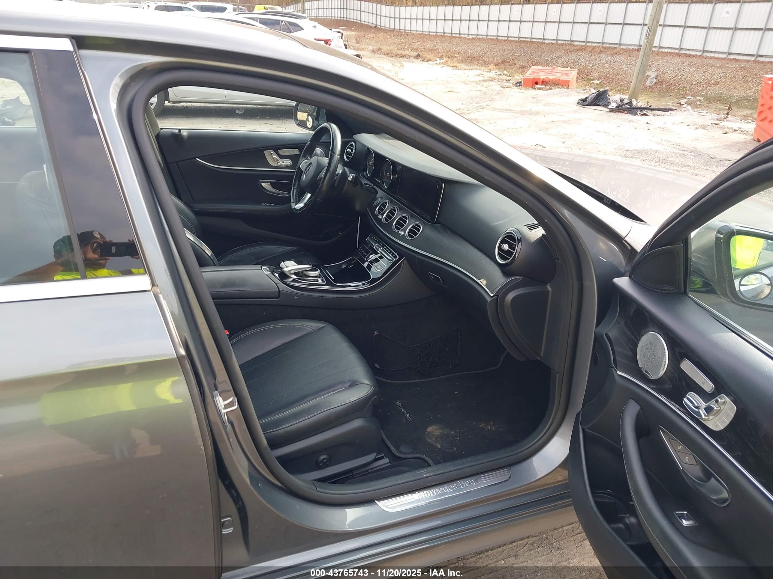 MERCEDES-BENZ E image 5