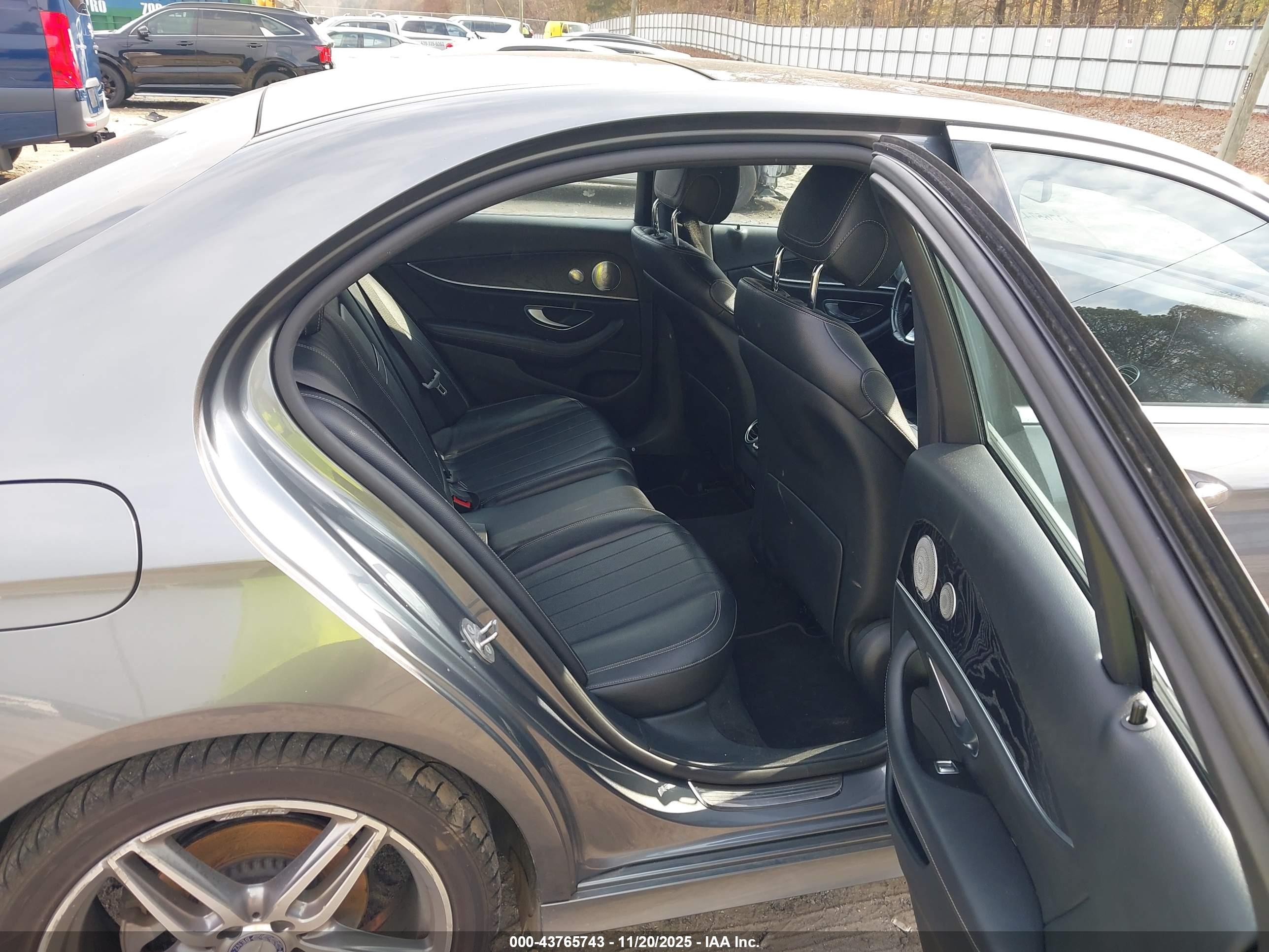 MERCEDES-BENZ E image 8