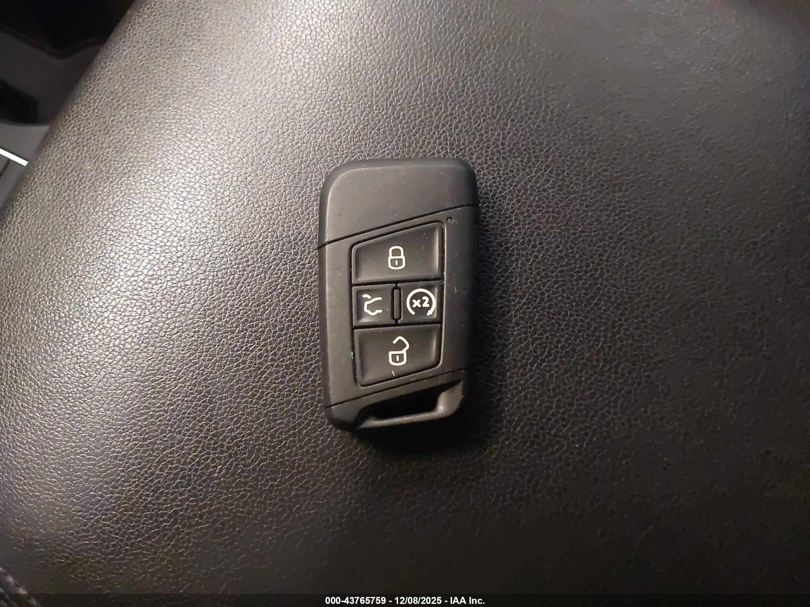 VOLKSWAGEN ATLAS image 11