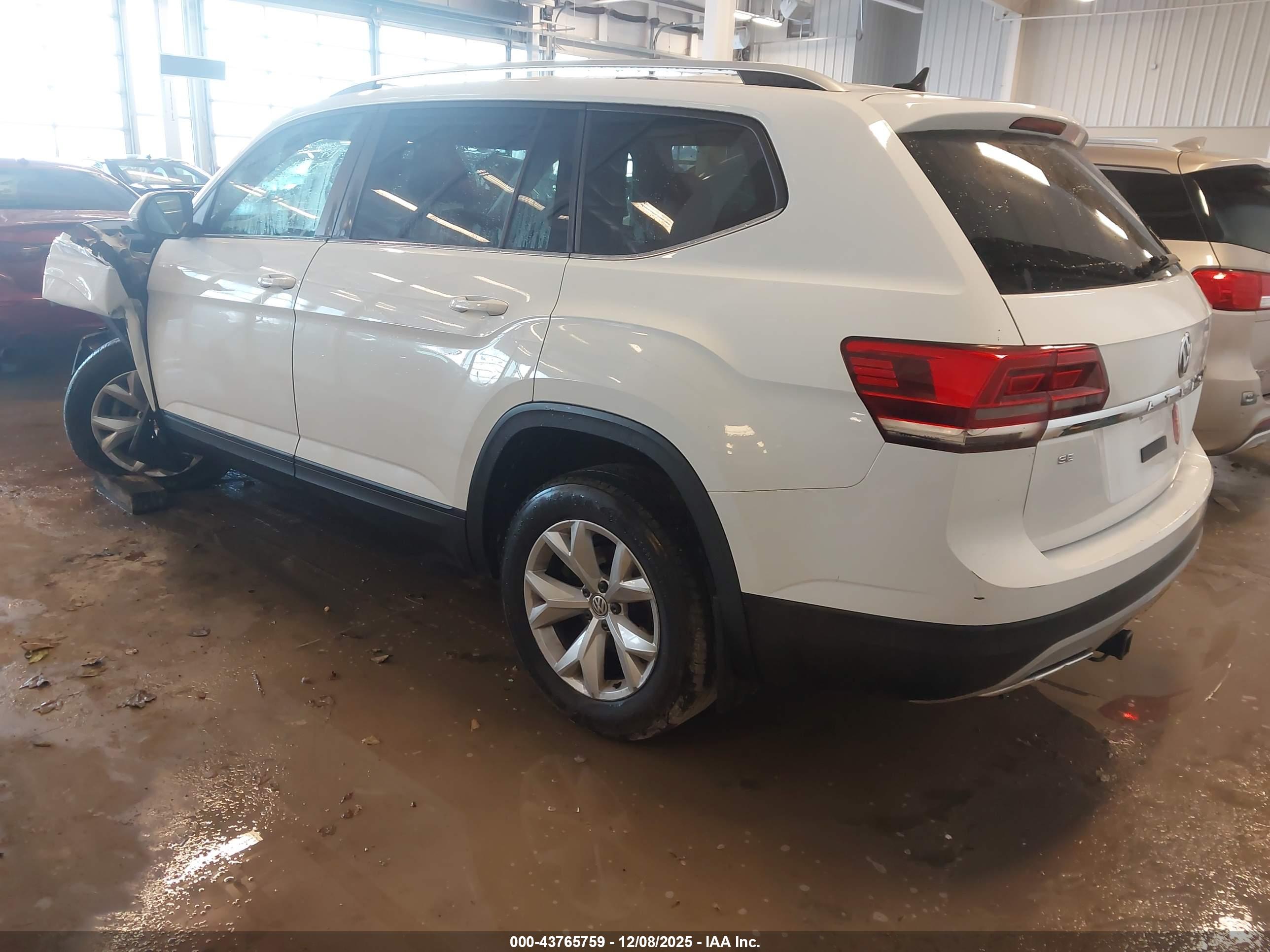 VOLKSWAGEN ATLAS image 3